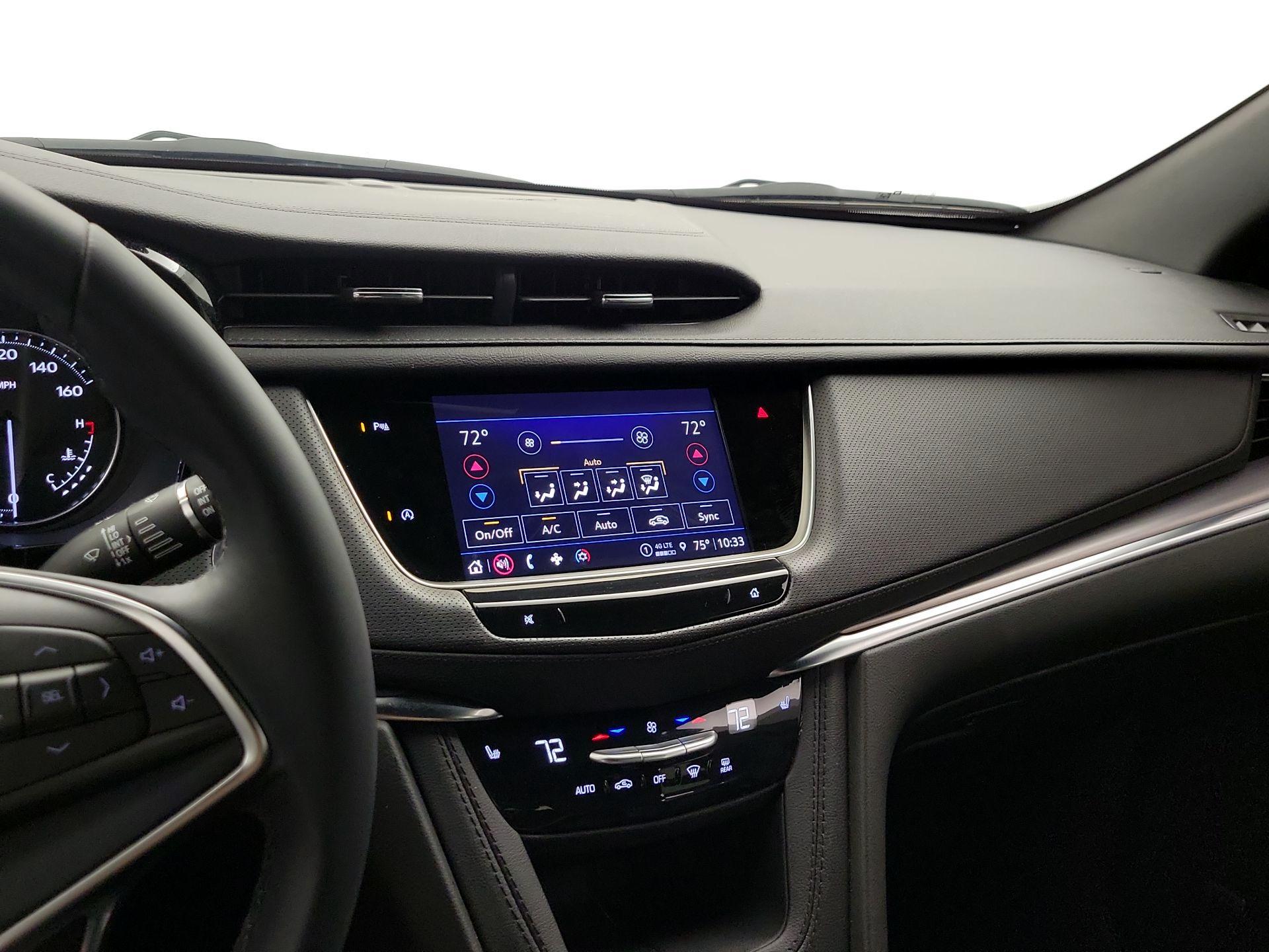 Thumbnail: 2024 Cadillac XT5 - 17