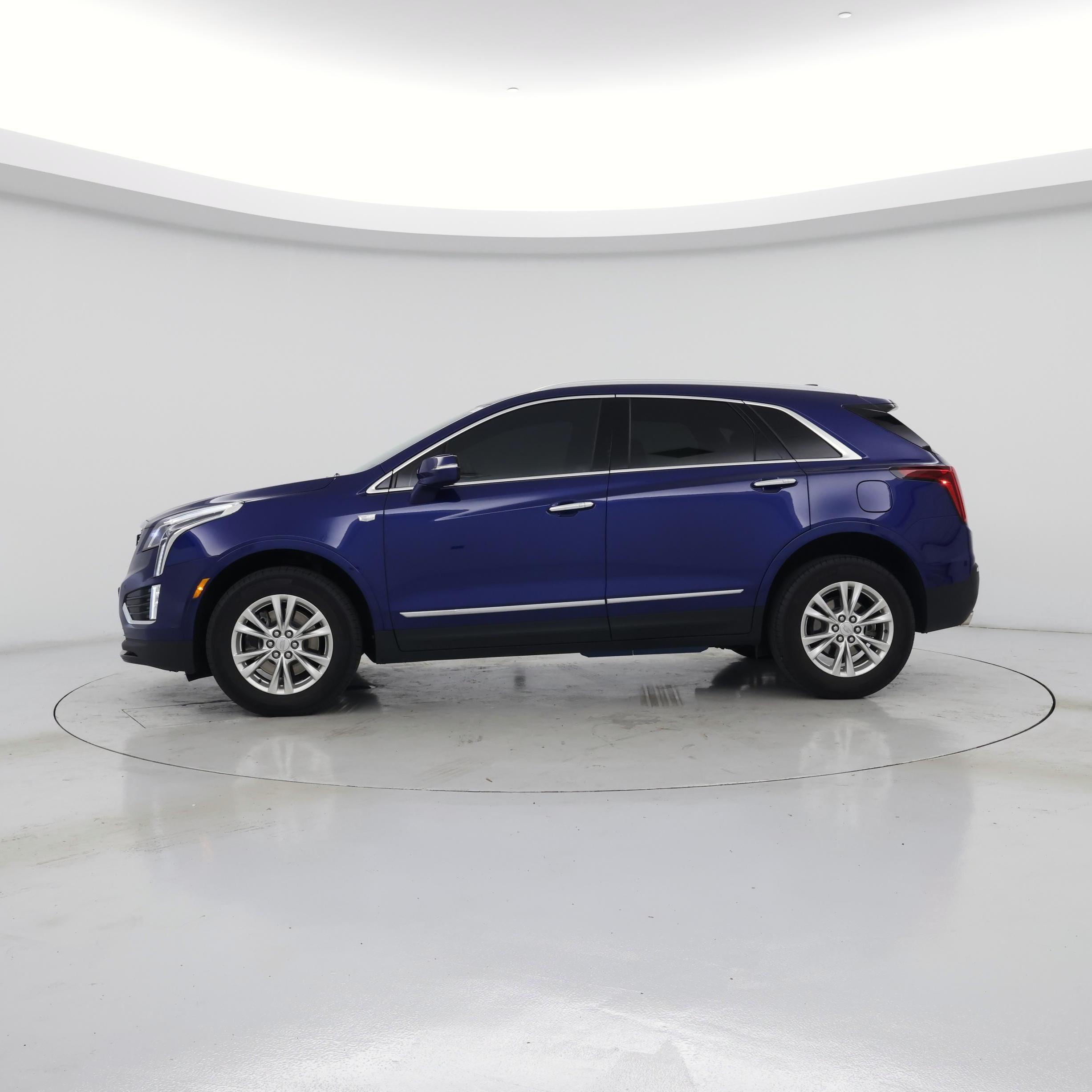 Thumbnail: 2024 Cadillac XT5 - 3