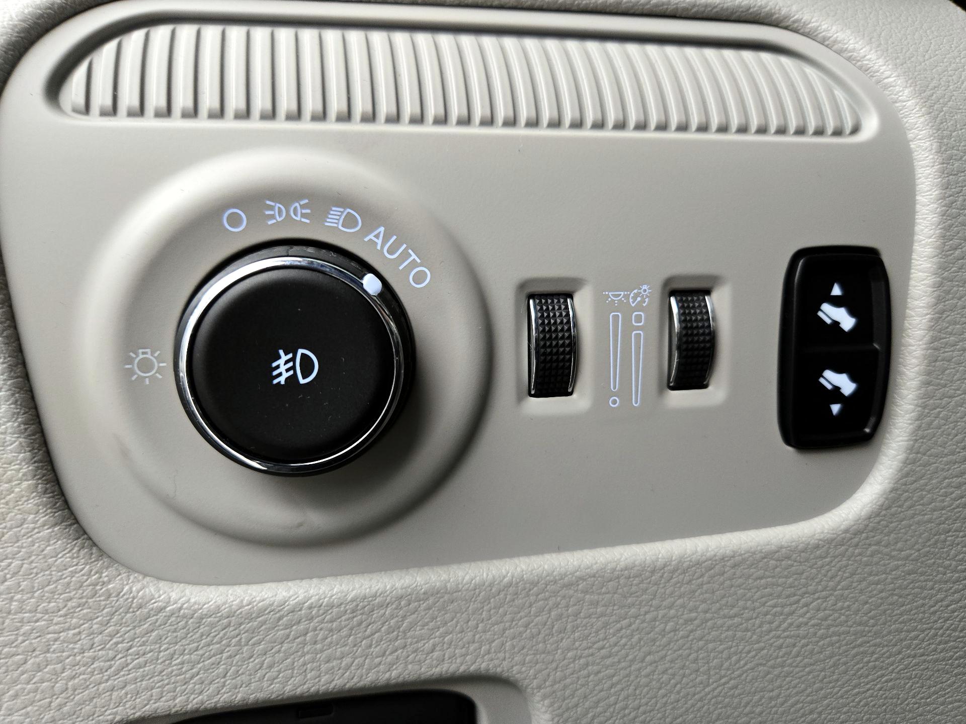 Thumbnail: 2024 Jeep Wagoneer - 13