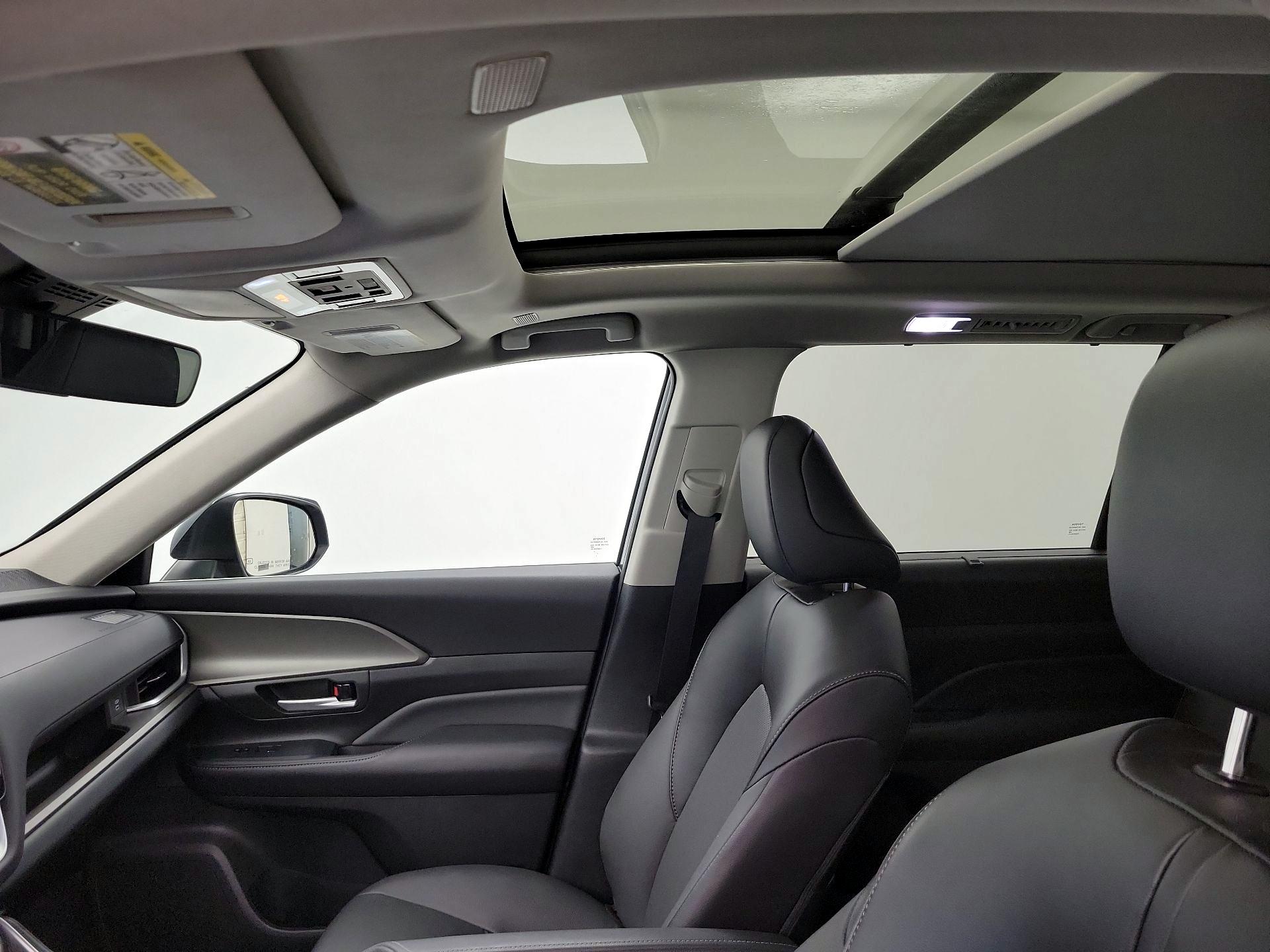 Thumbnail: 2024 Toyota Highlander - 19