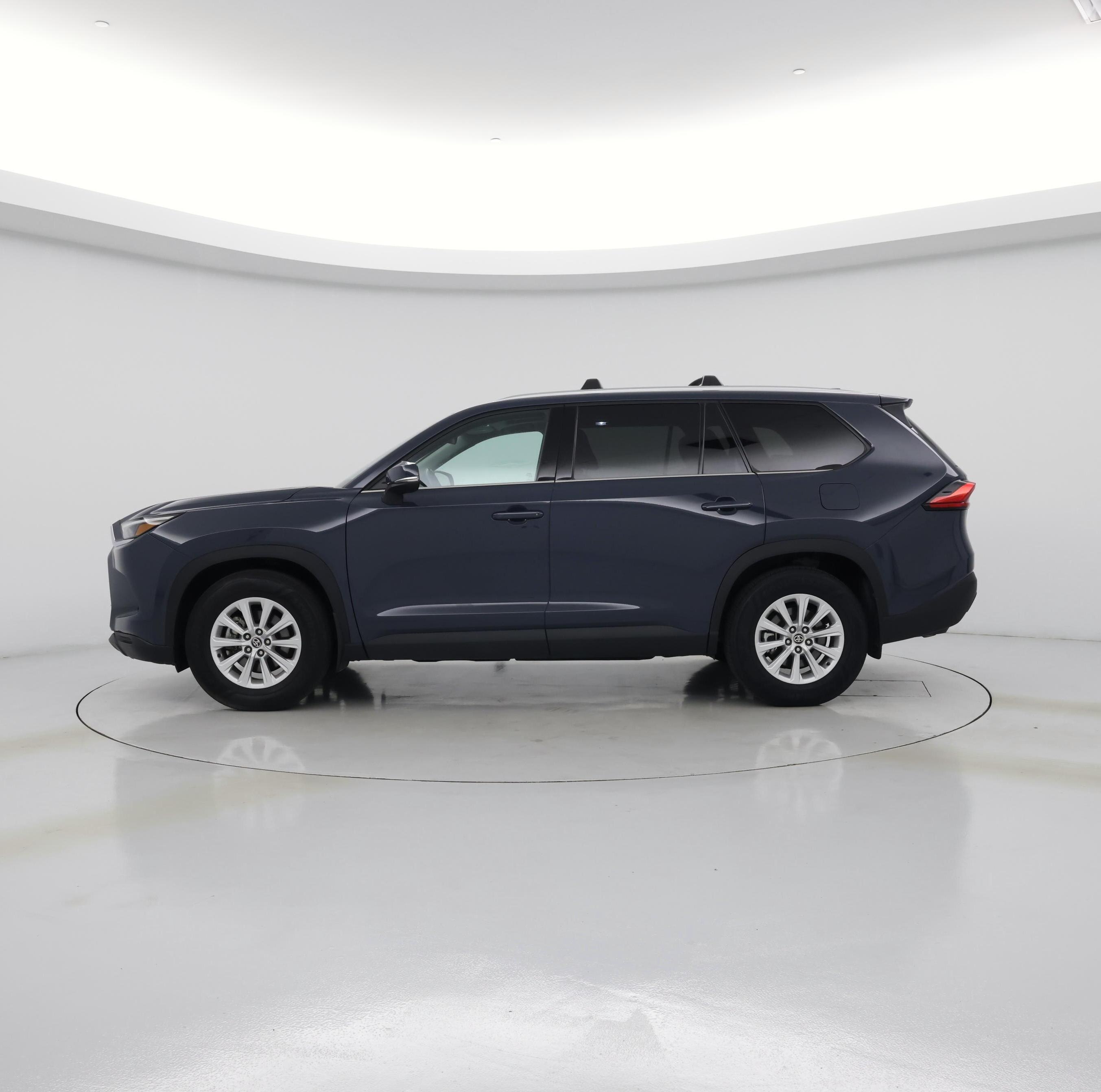 Thumbnail: 2024 Toyota Highlander - 3