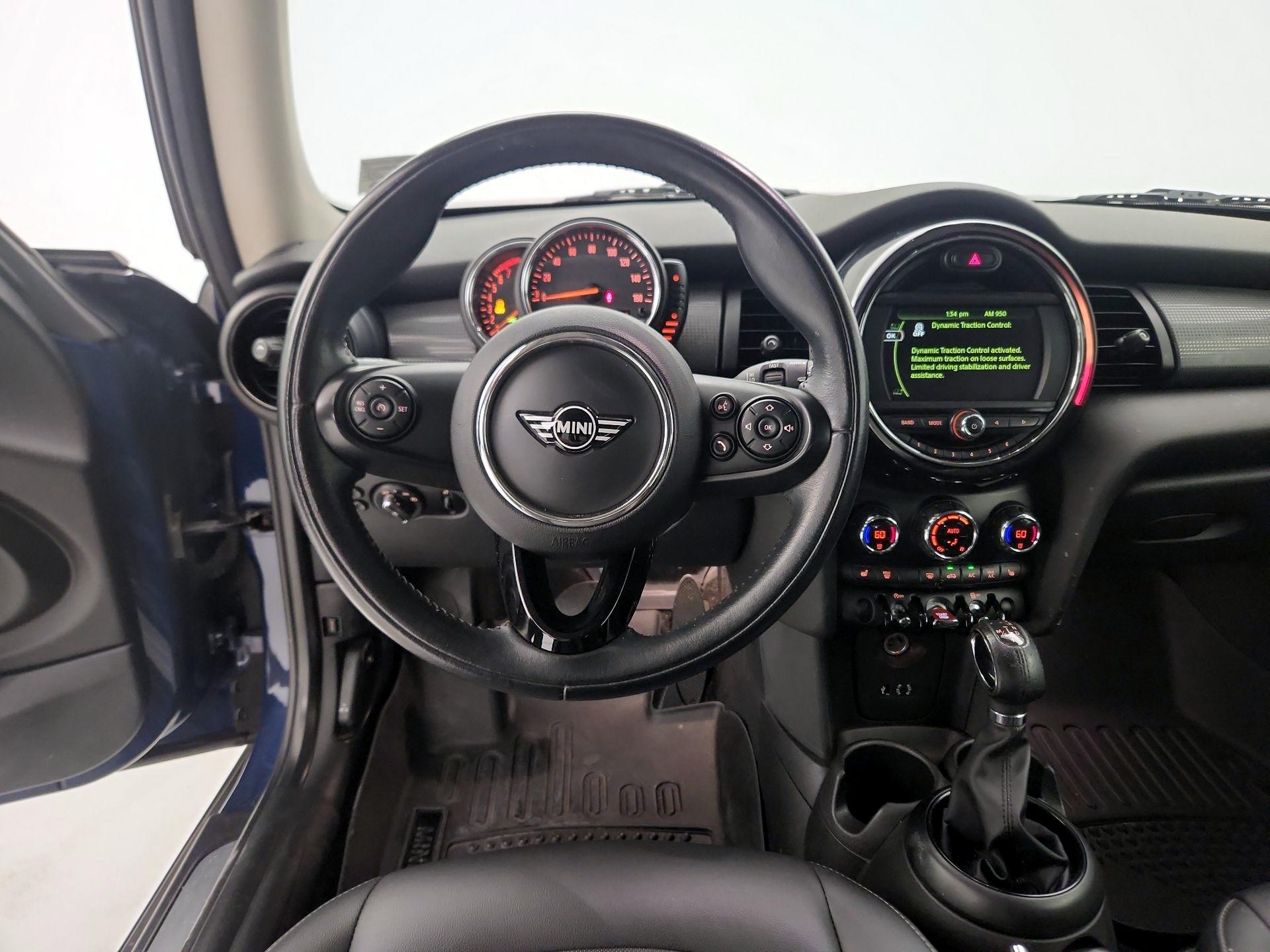 Thumbnail: 2017 MINI Cooper Hardtop - 9