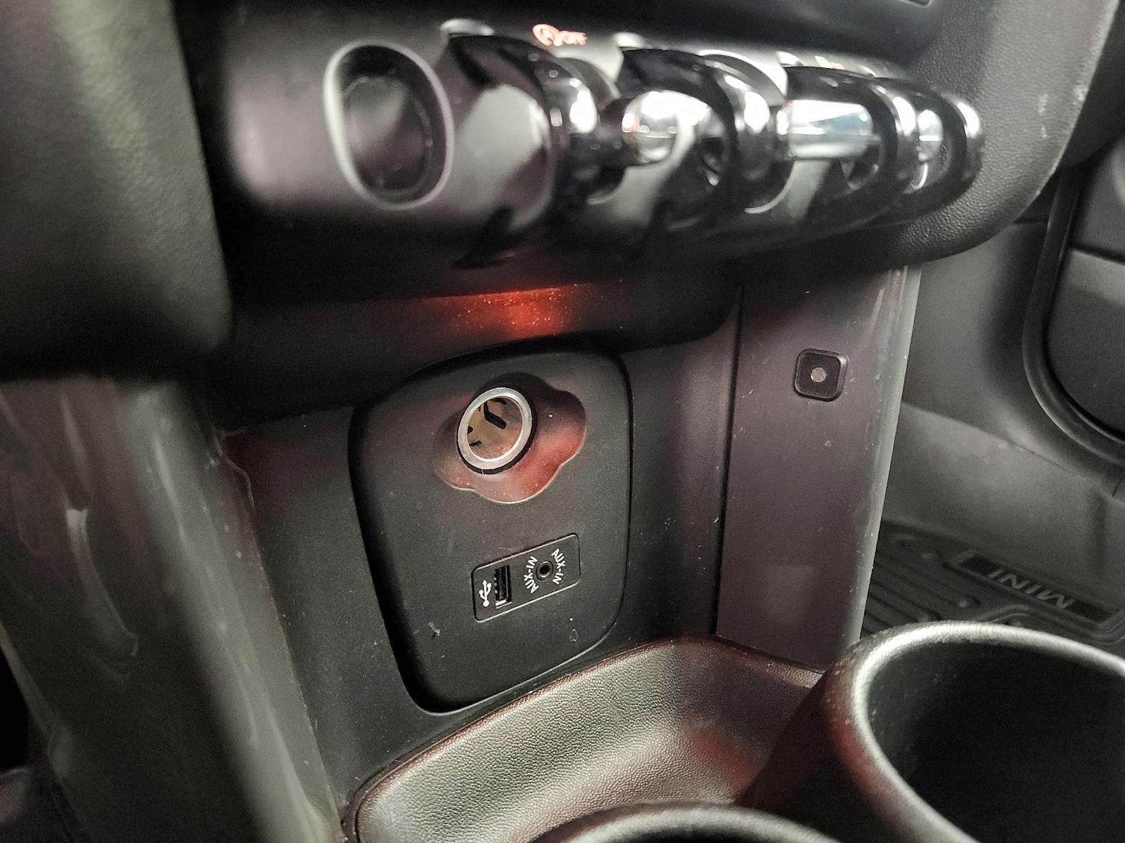 2017 MINI Cooper Base - Photo 18