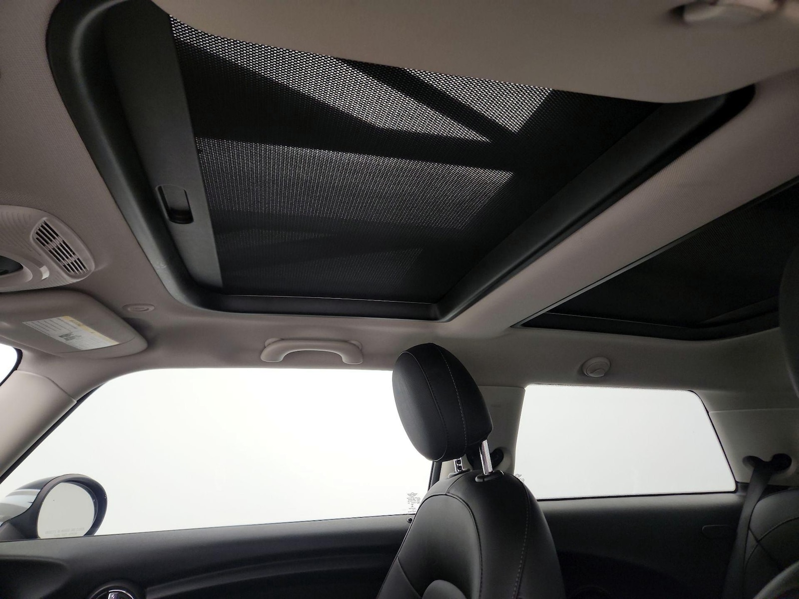 2017 MINI Cooper Base - Photo 19