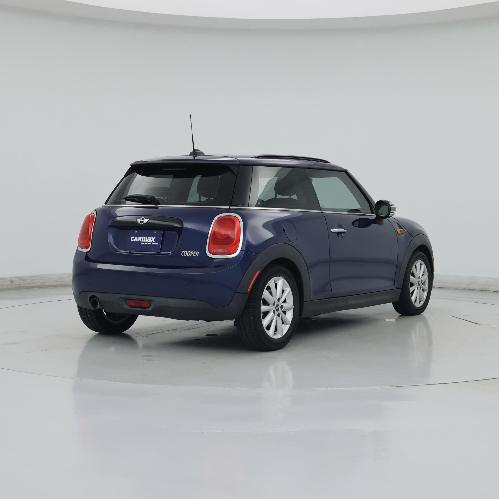 Thumbnail: 2017 MINI Cooper Hardtop - 8