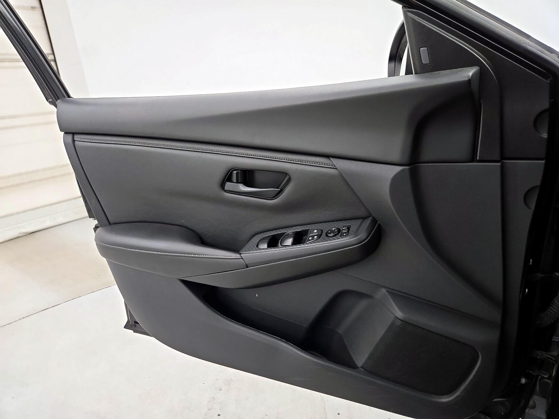 Thumbnail: 2025 Nissan Sentra - 12