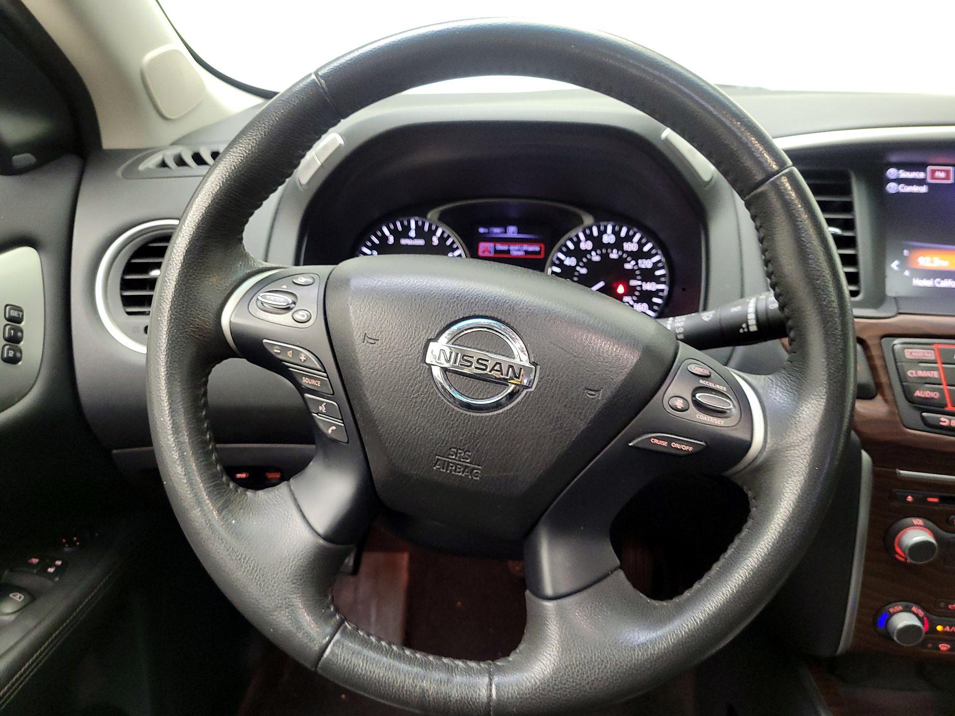 Thumbnail: 2017 Nissan Pathfinder - 10