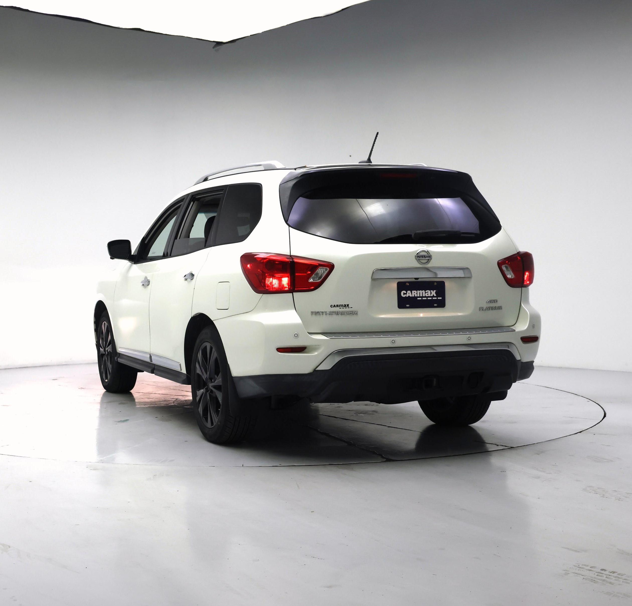 Thumbnail: 2017 Nissan Pathfinder - 2