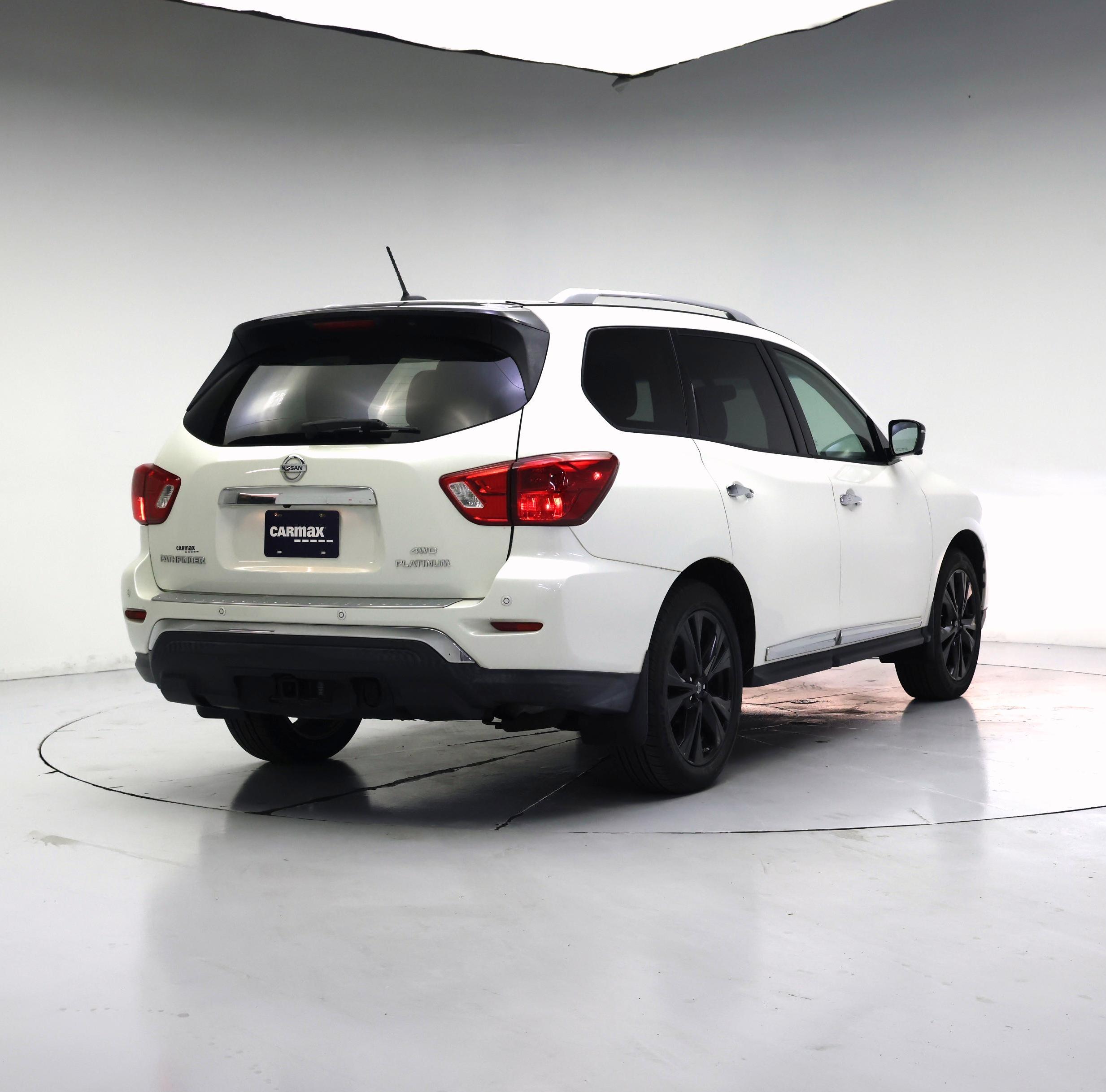 Thumbnail: 2017 Nissan Pathfinder - 8