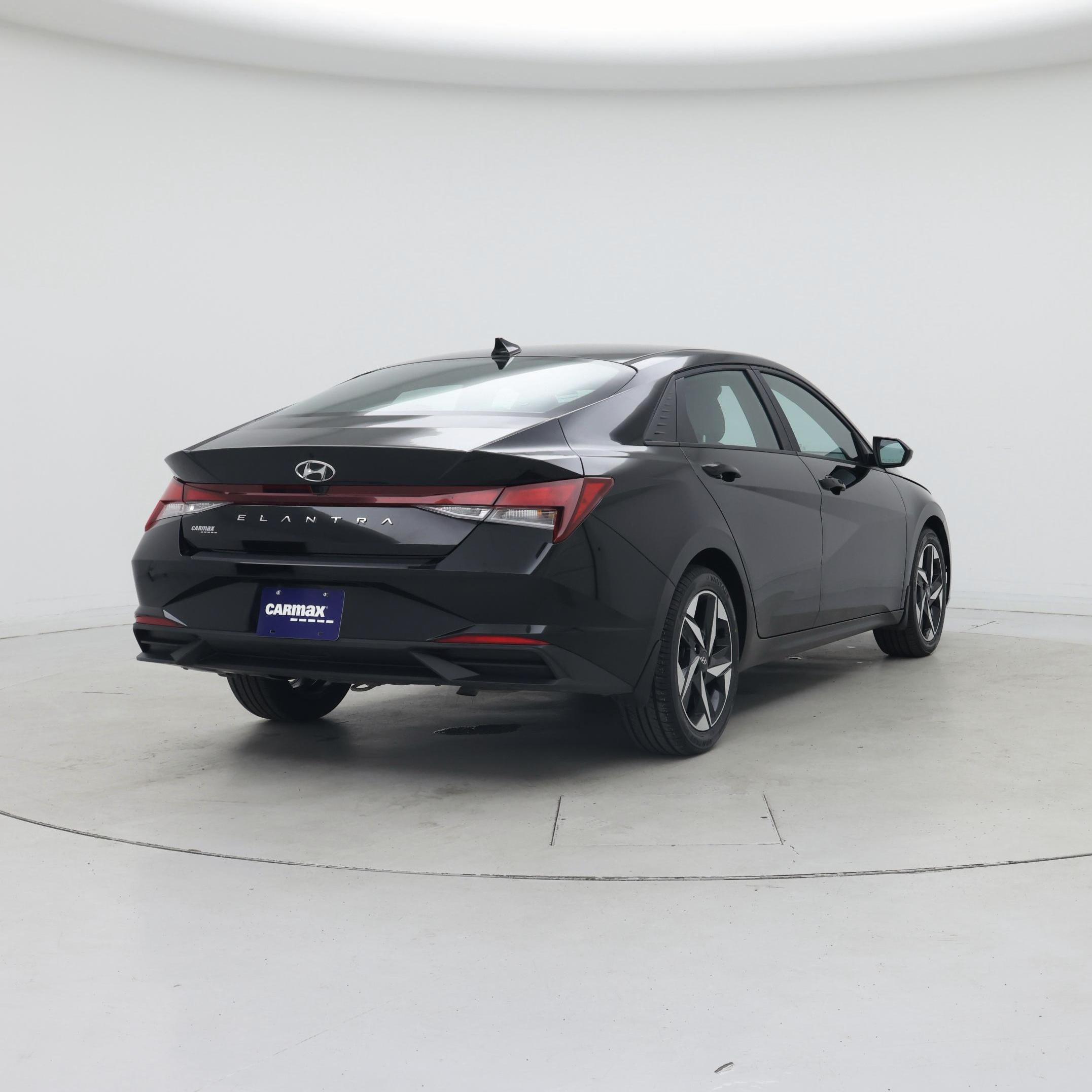 Thumbnail: 2023 Hyundai Elantra - 8