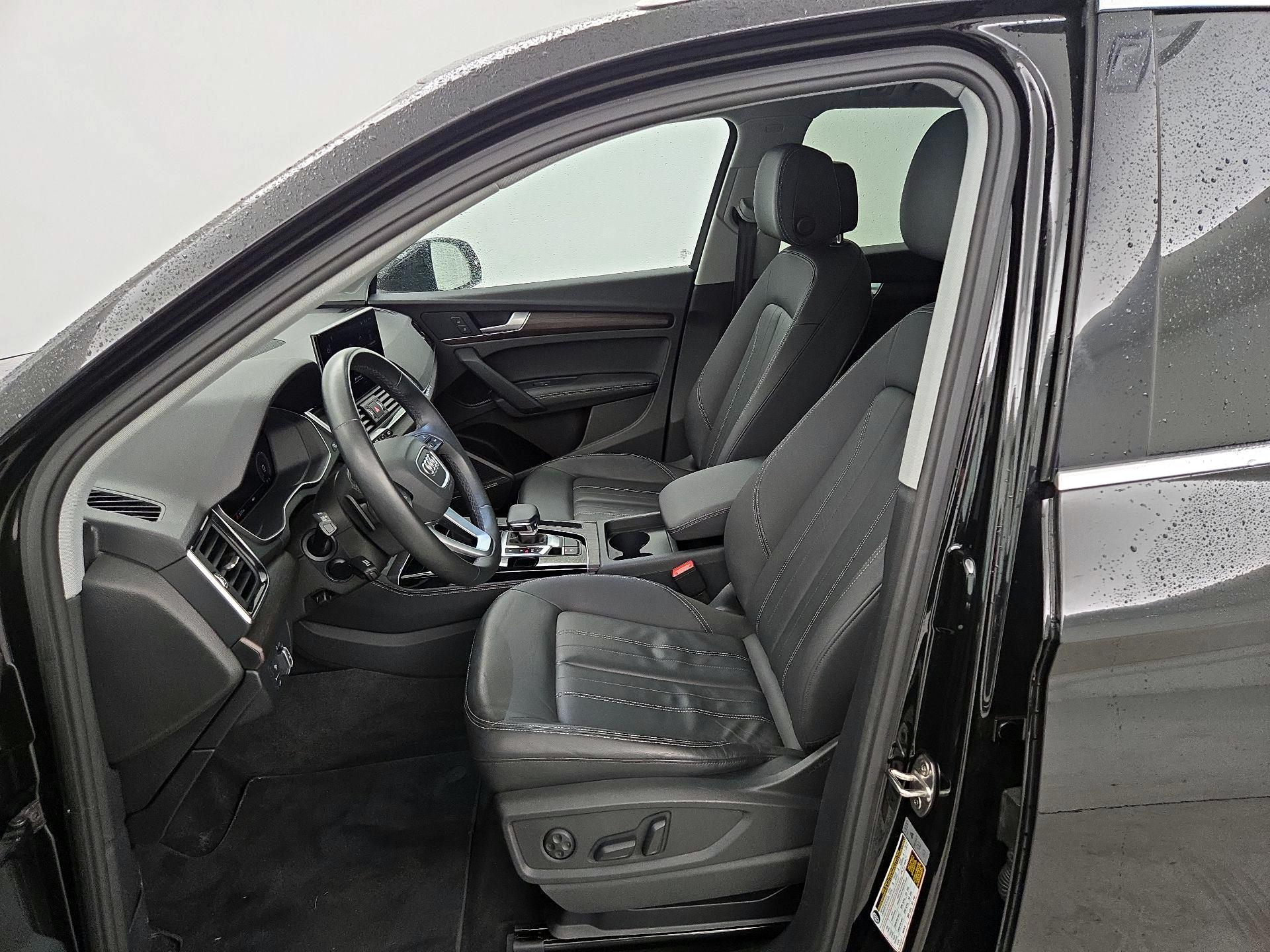 Thumbnail: 2023 Audi Q5 - 11