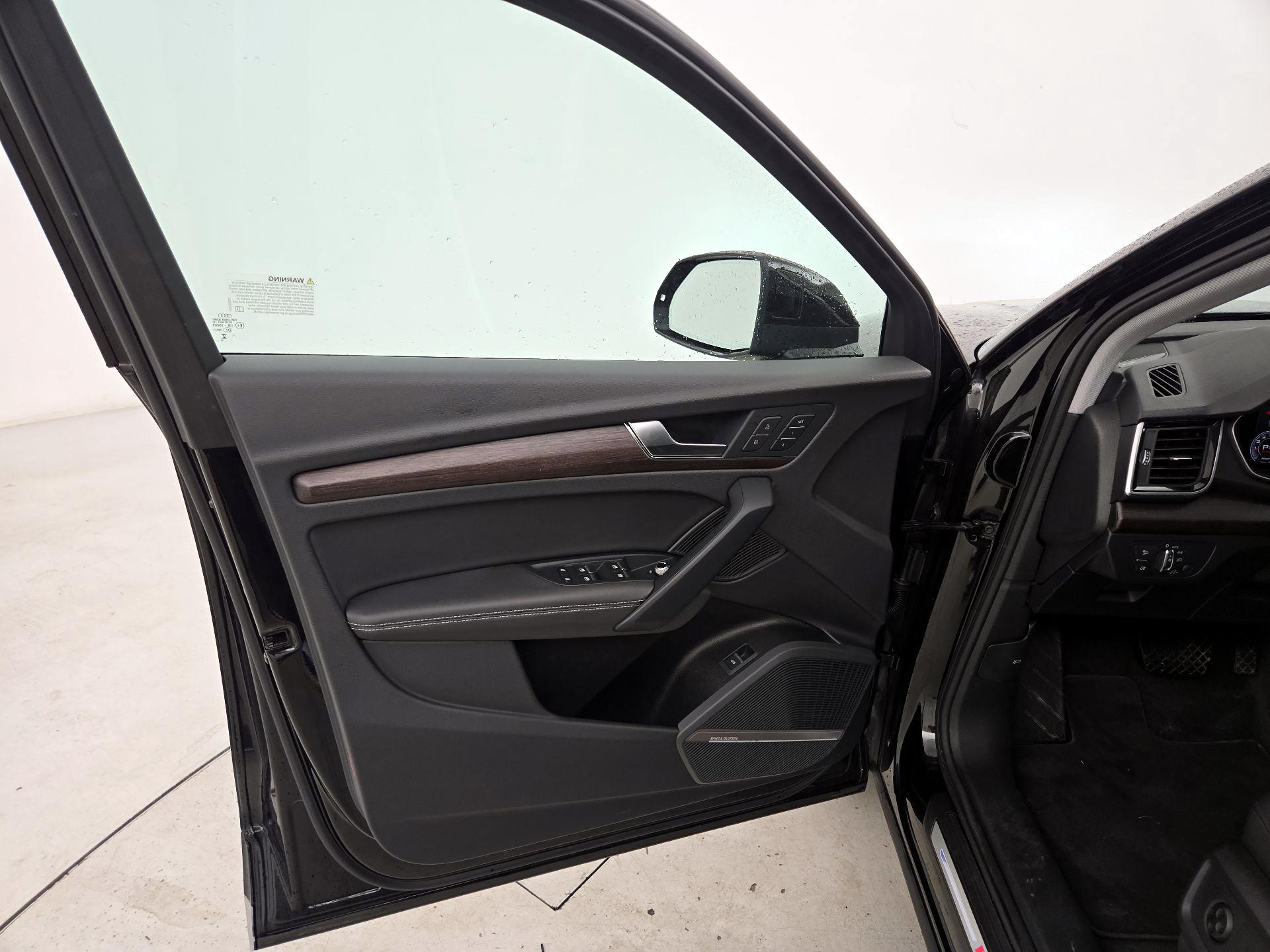 Thumbnail: 2023 Audi Q5 - 12