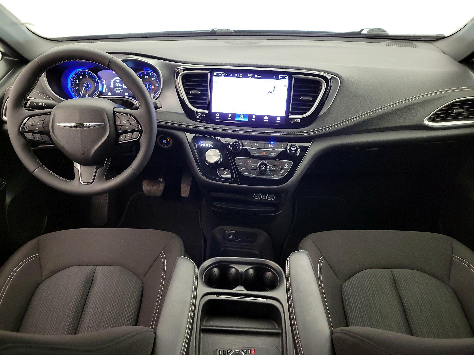 Thumbnail: 2023 Chrysler Pacifica - 9