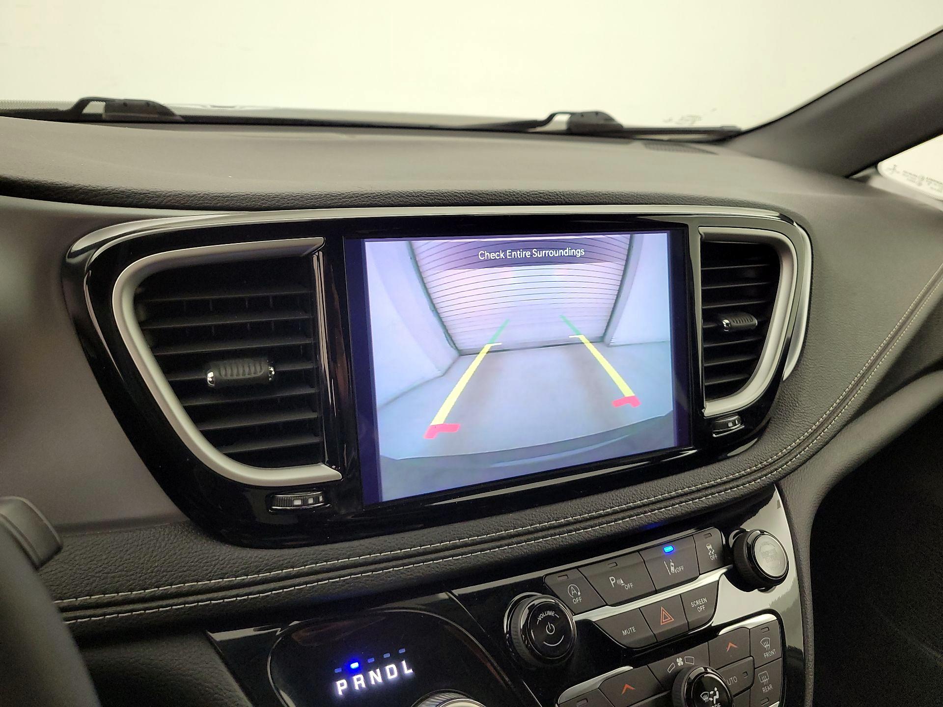 Thumbnail: 2023 Chrysler Pacifica - 14