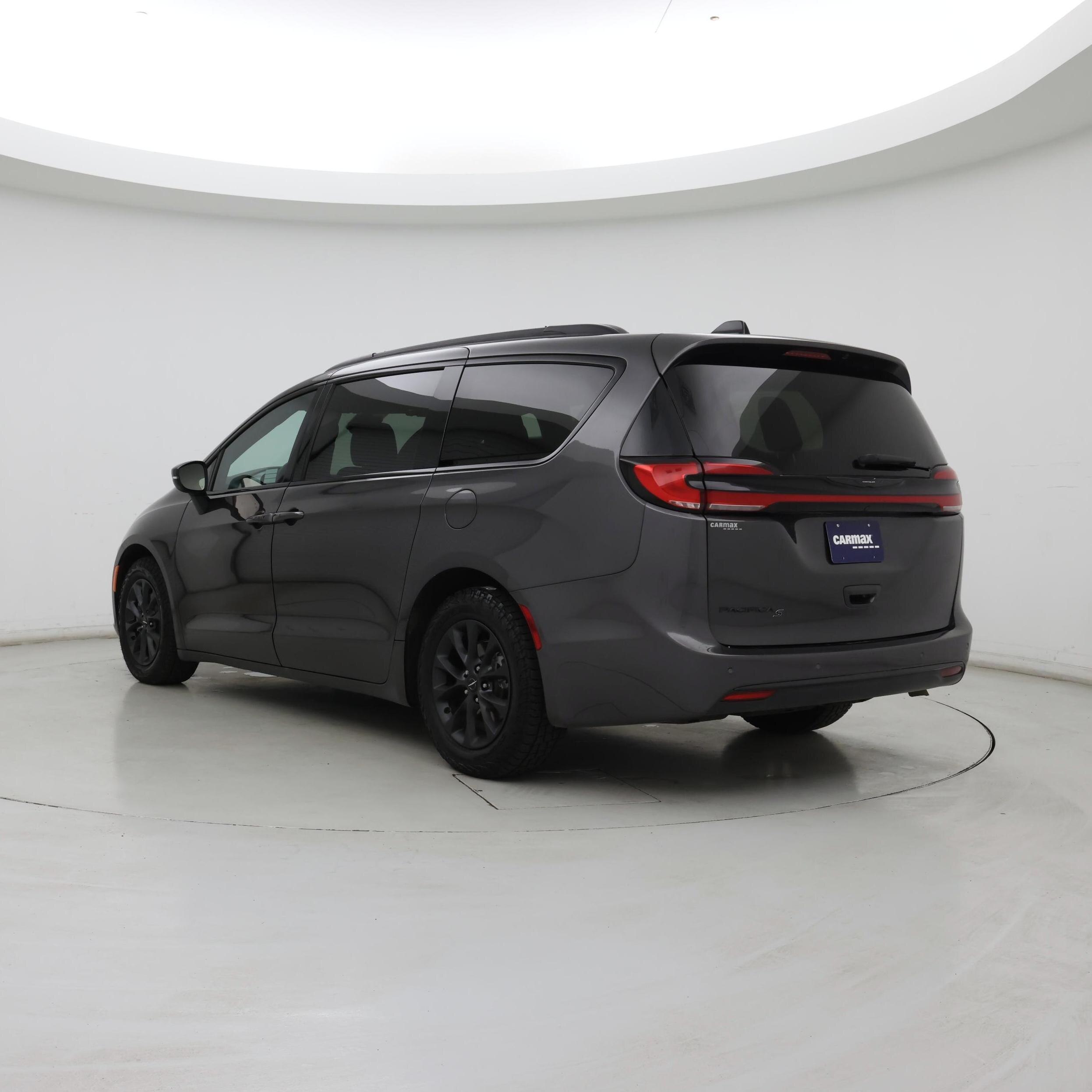Thumbnail: 2023 Chrysler Pacifica - 2
