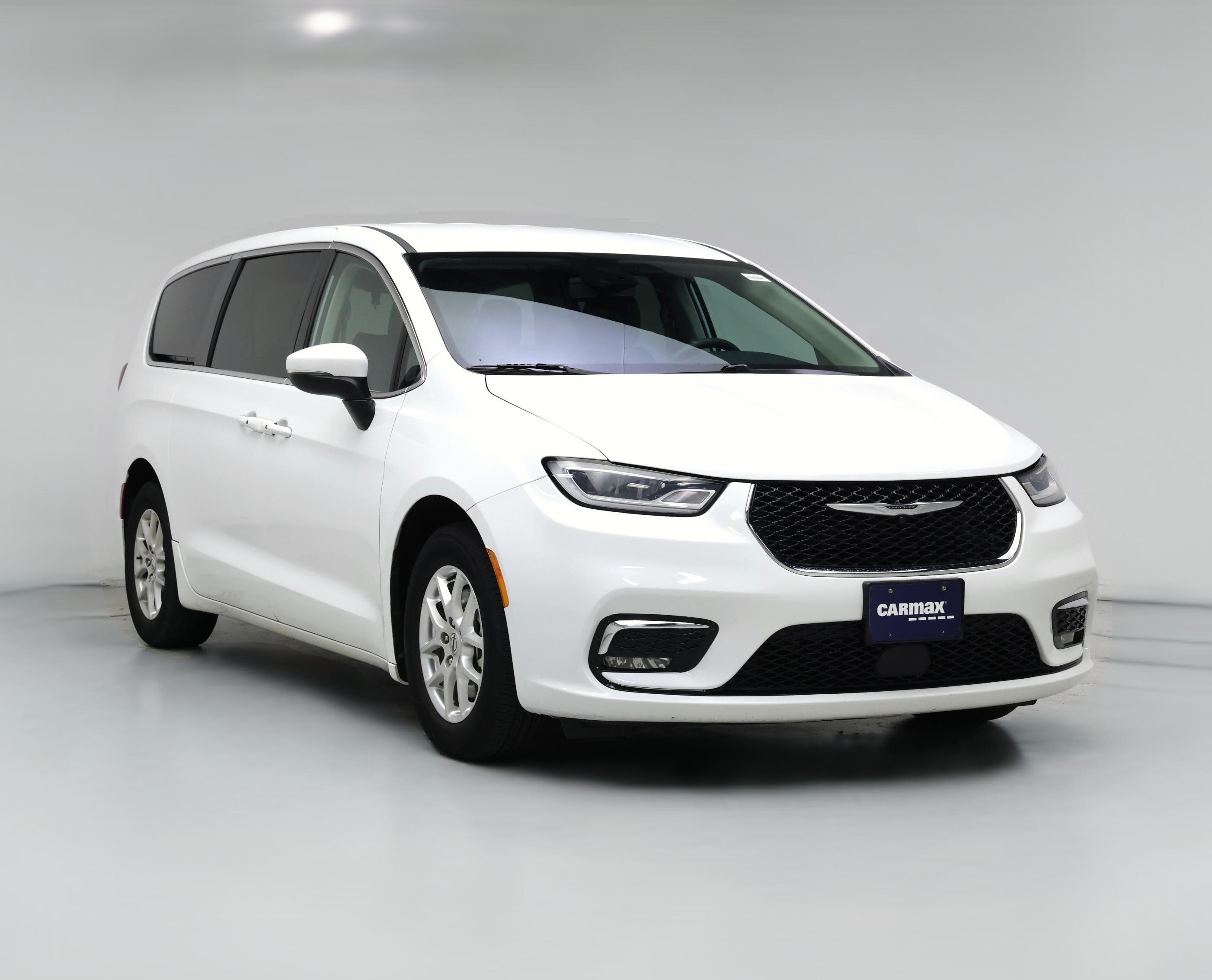 Thumbnail: 2023 Chrysler Pacifica - 1