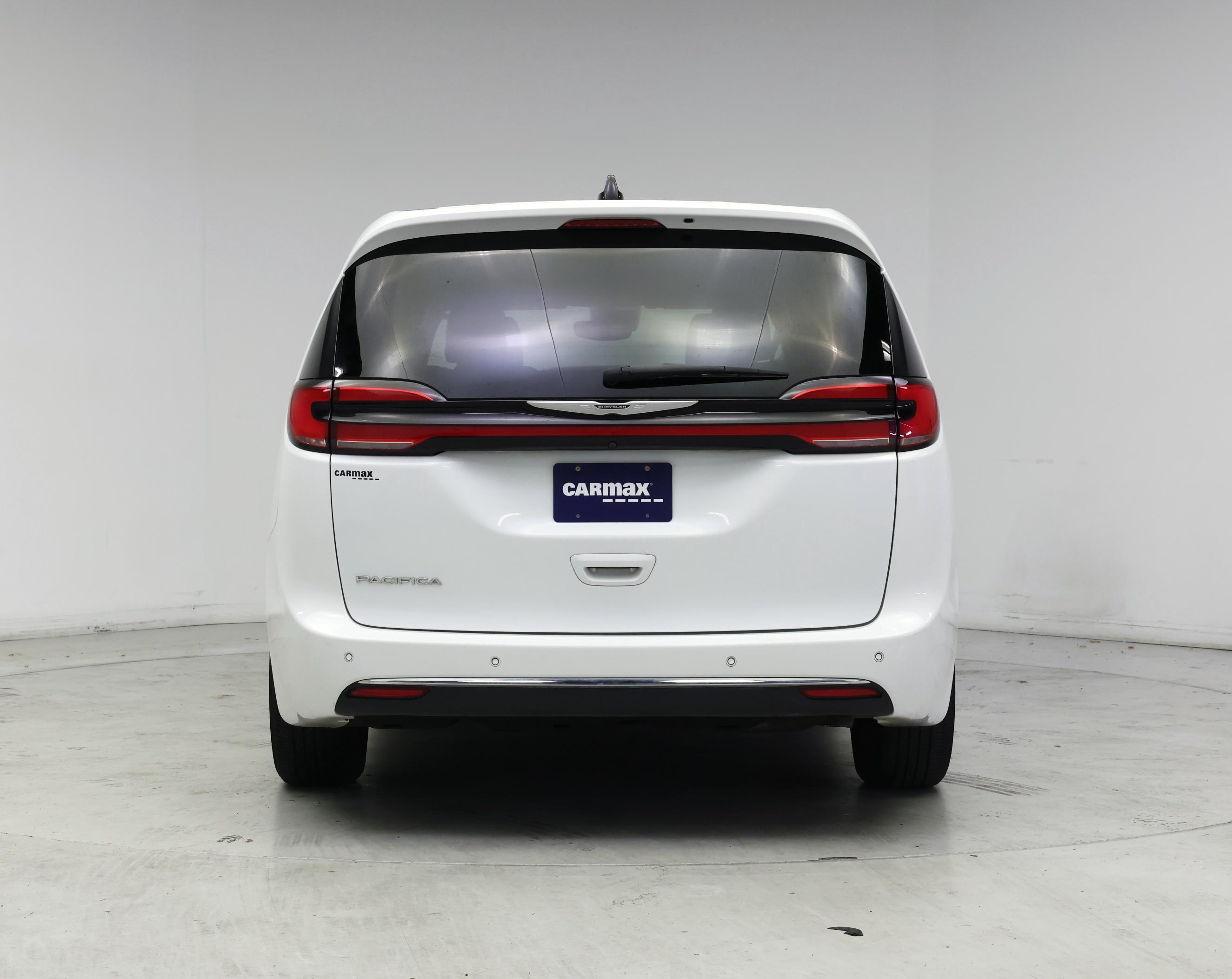 Thumbnail: 2023 Chrysler Pacifica - 6