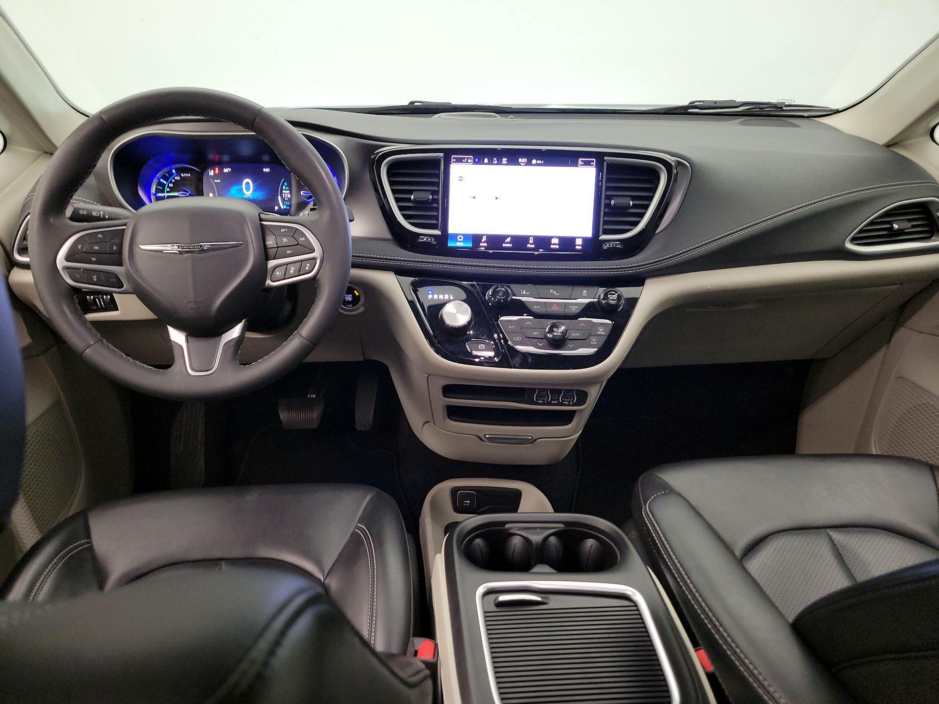 Thumbnail: 2023 Chrysler Pacifica - 9