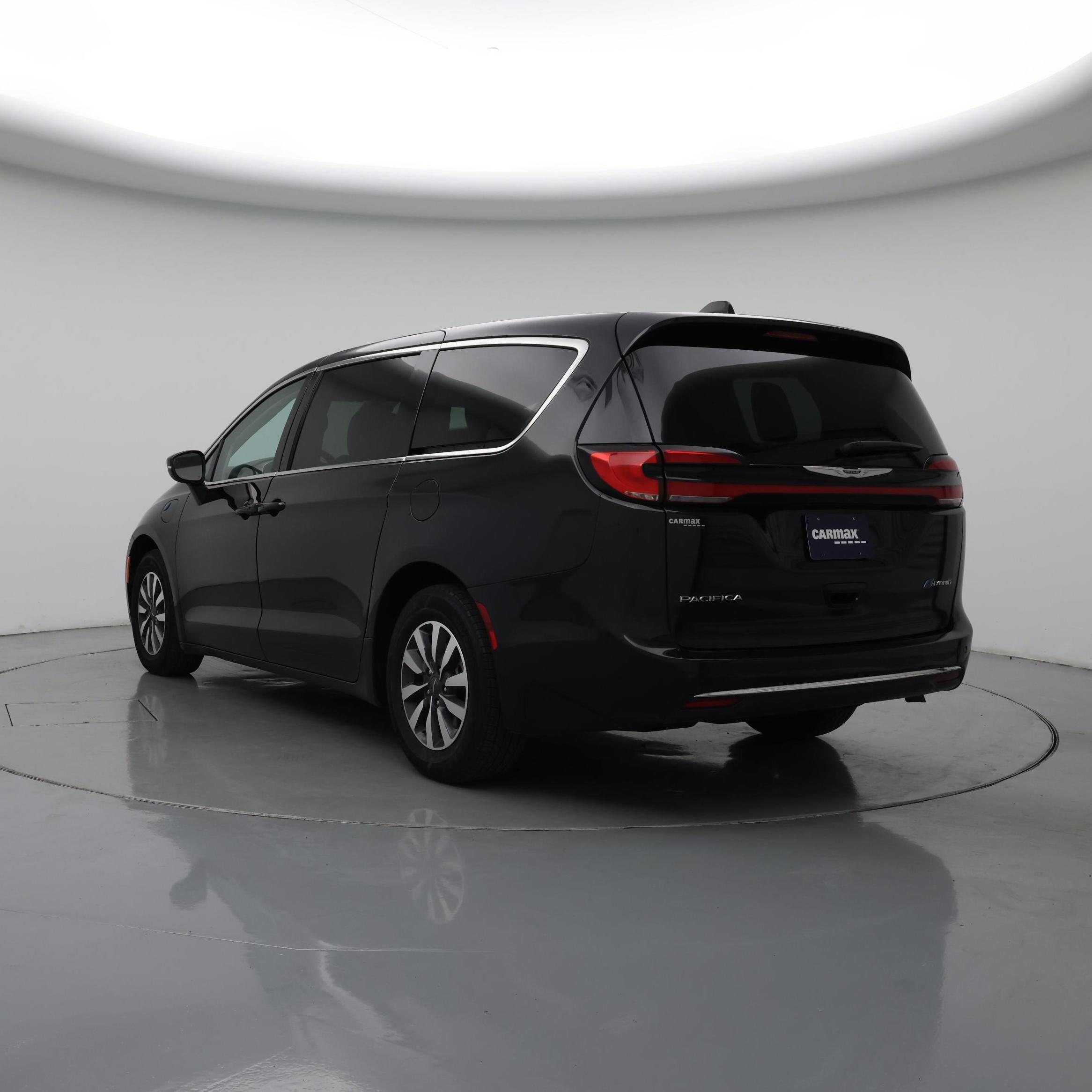 Thumbnail: 2023 Chrysler Pacifica - 2