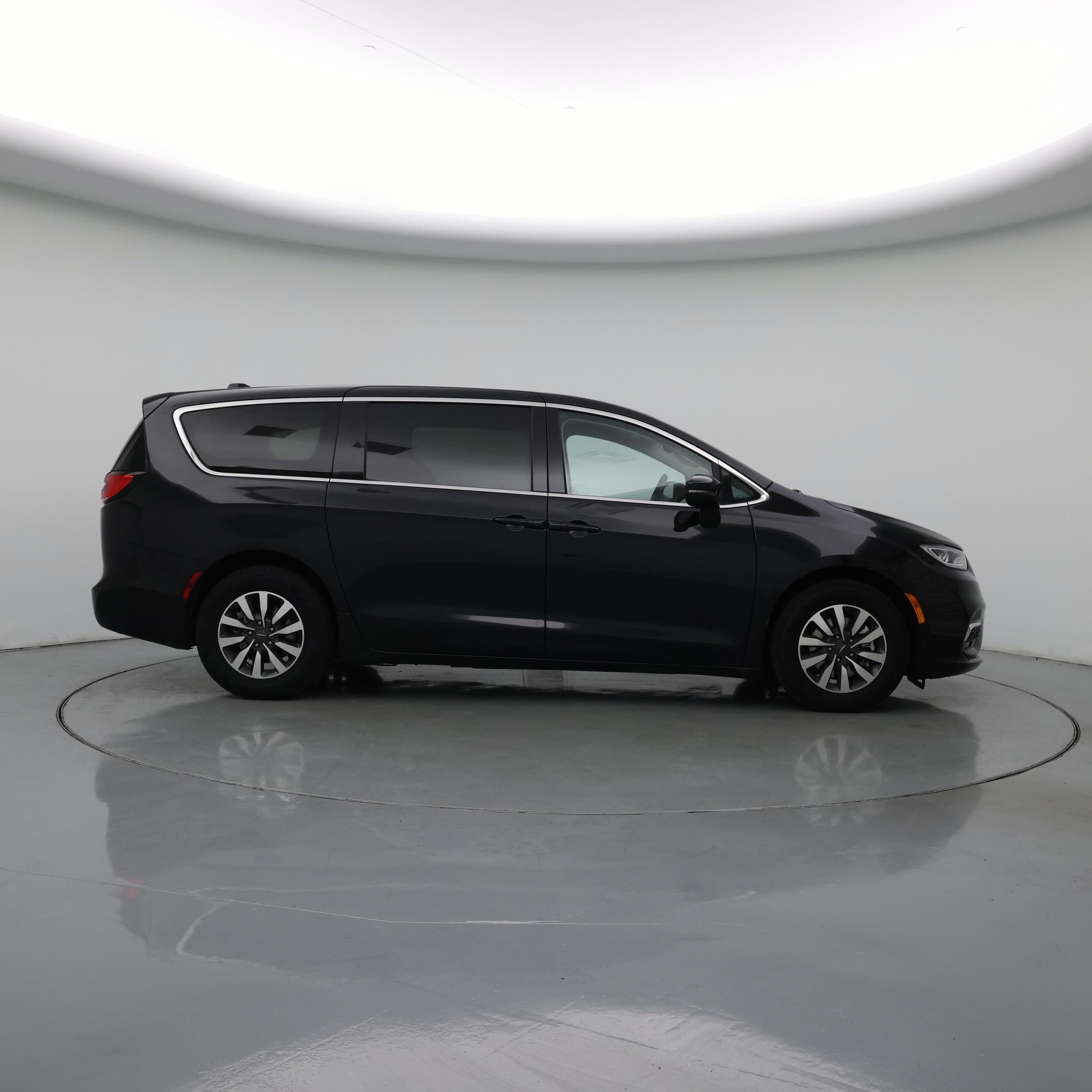 Thumbnail: 2023 Chrysler Pacifica - 7