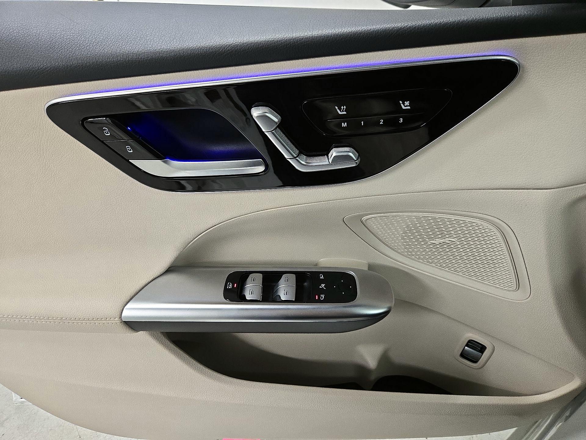 Thumbnail: 2025 Mercedes-Benz C-Class - 12