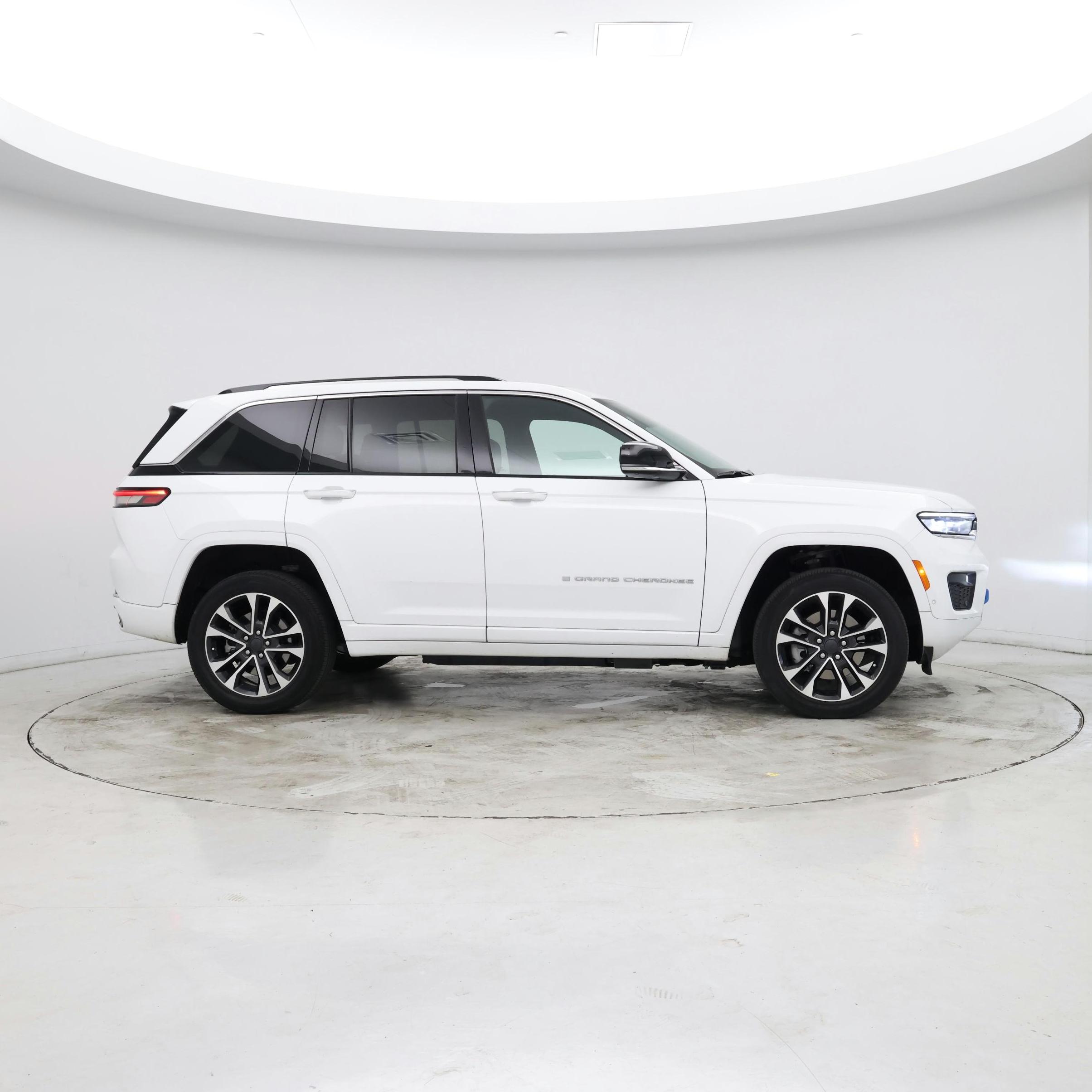 Thumbnail: 2023 Jeep Grand Cherokee - 7