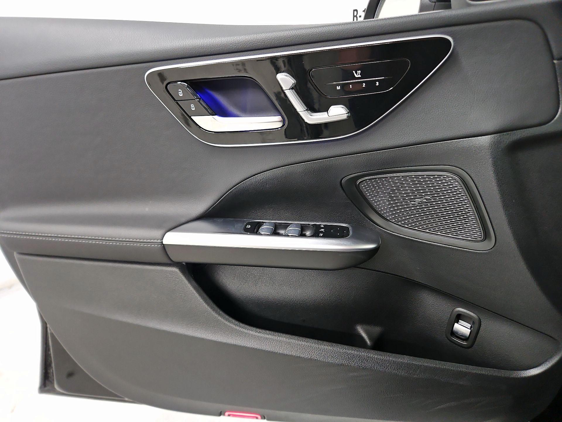 Thumbnail: 2025 Mercedes-Benz C-Class - 12