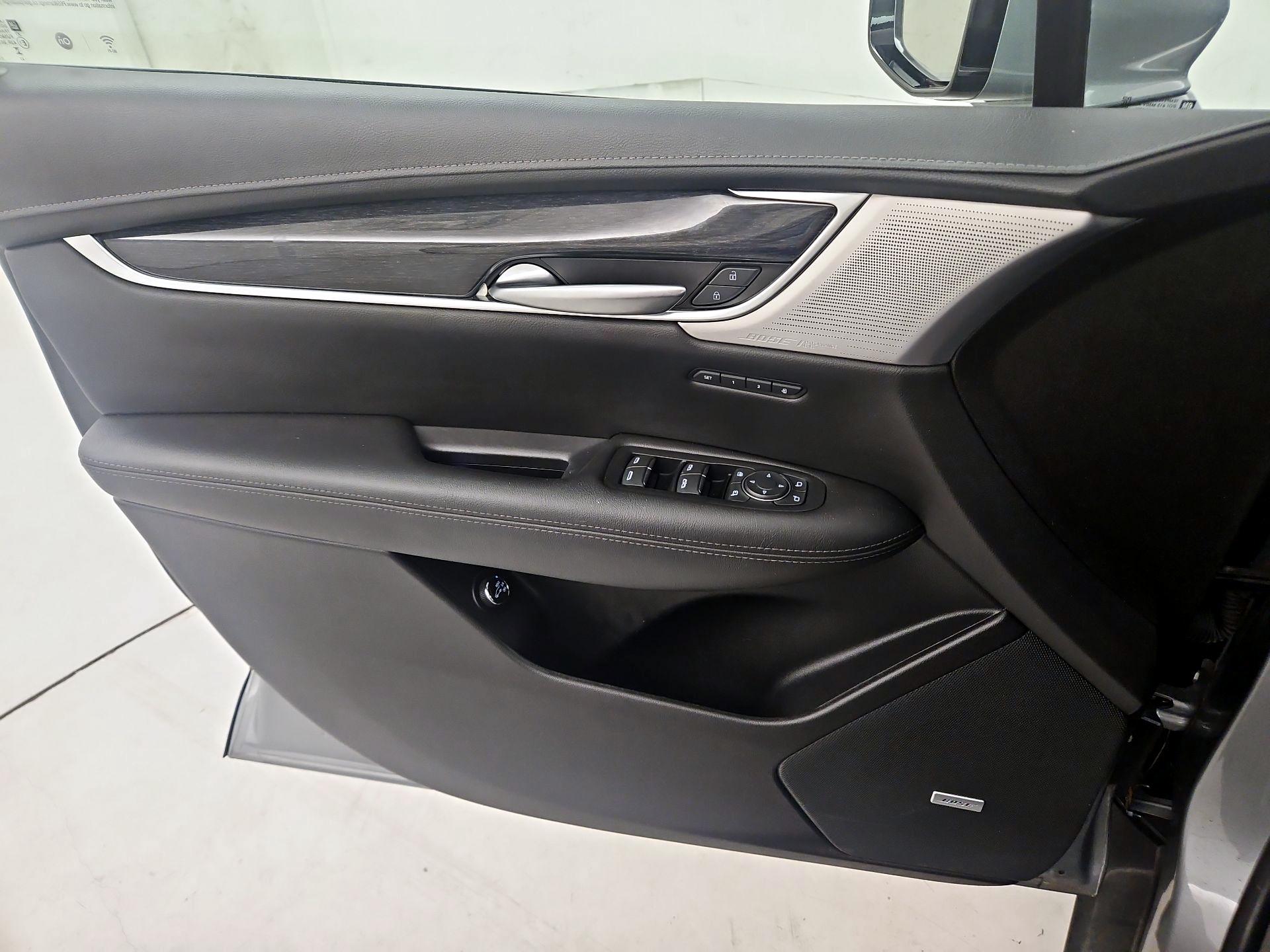 Thumbnail: 2023 Cadillac XT5 - 12