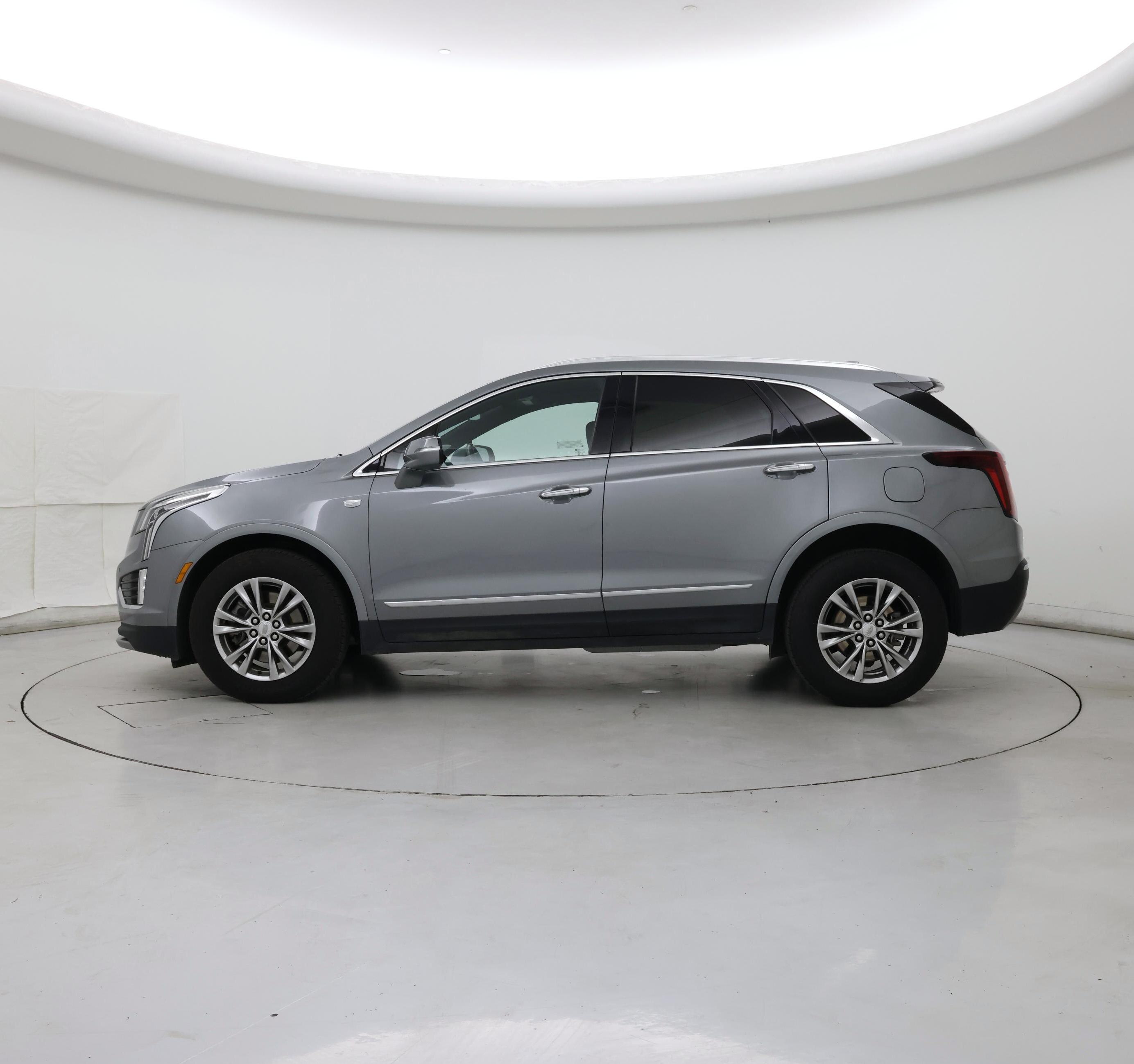 Thumbnail: 2023 Cadillac XT5 - 3