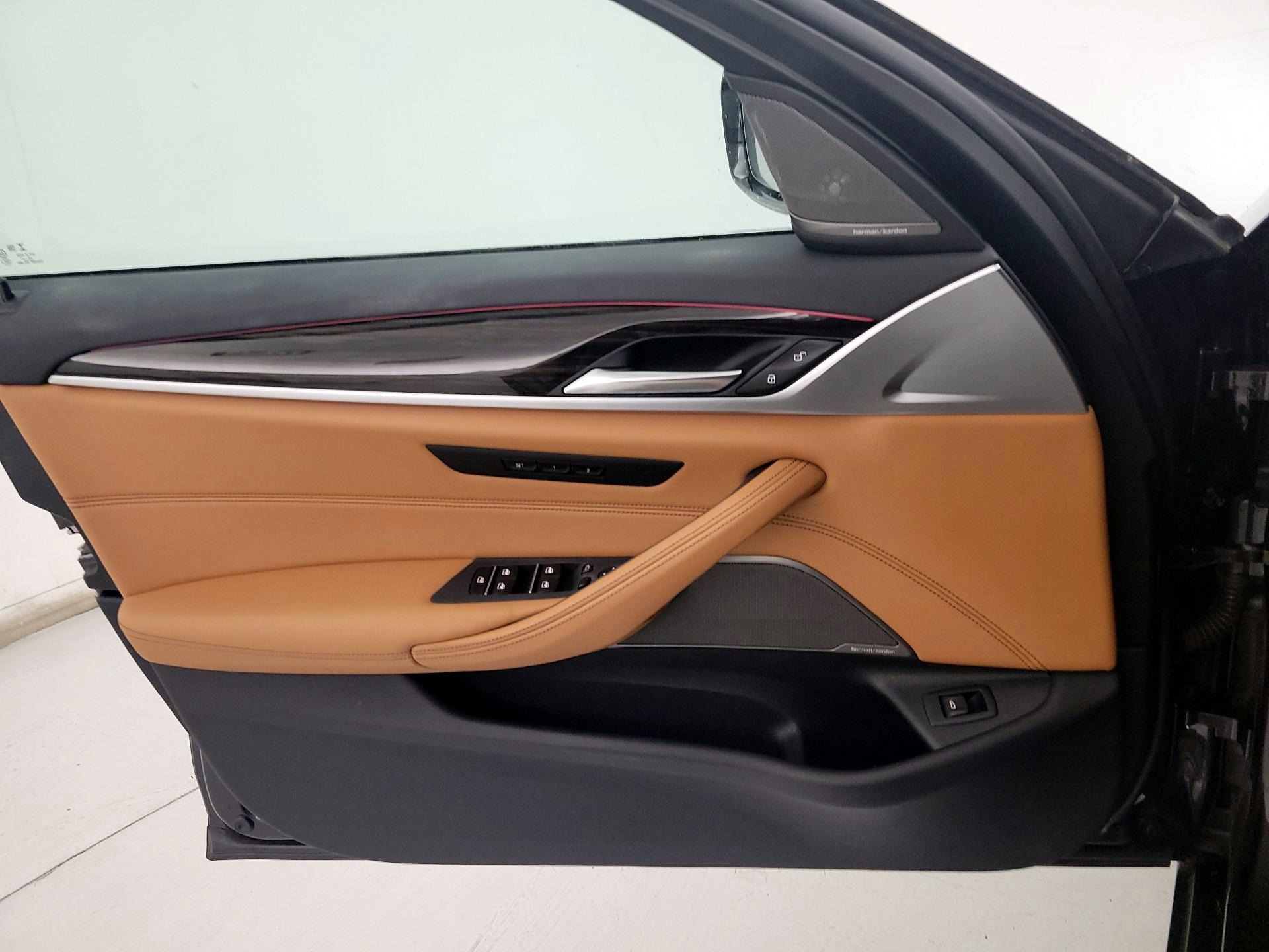 Thumbnail: 2023 BMW 5 Series - 12