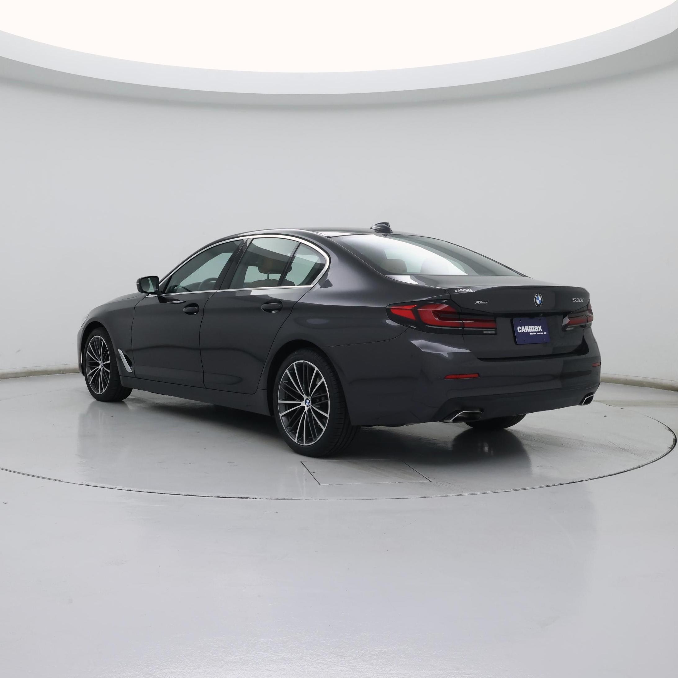 Thumbnail: 2023 BMW 5 Series - 2