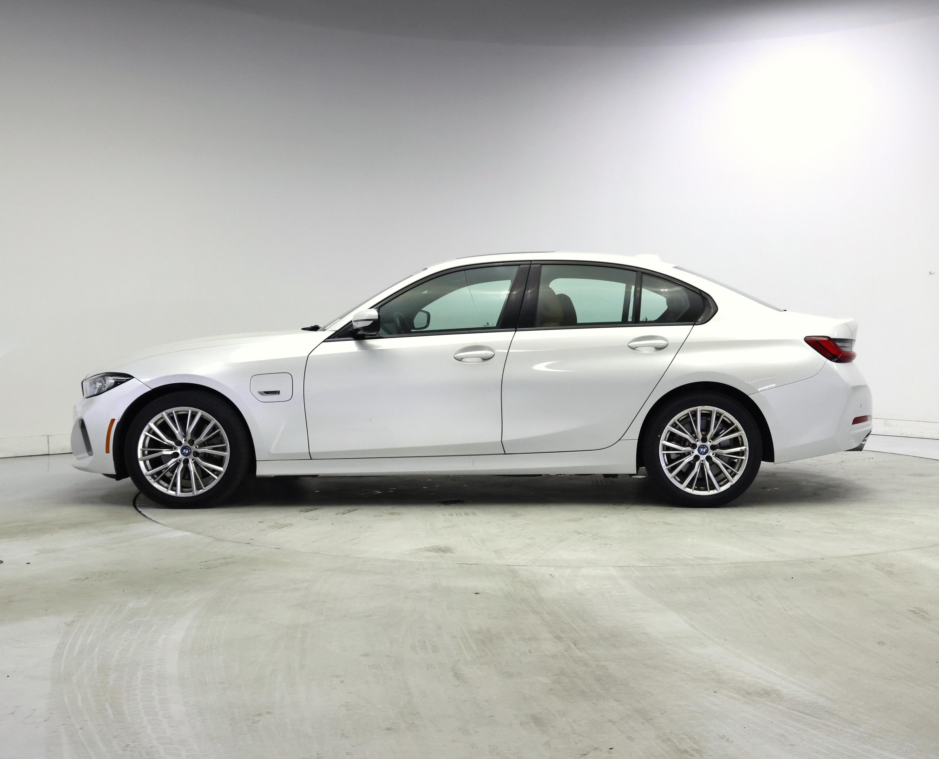 Thumbnail: 2023 BMW 3 Series - 3
