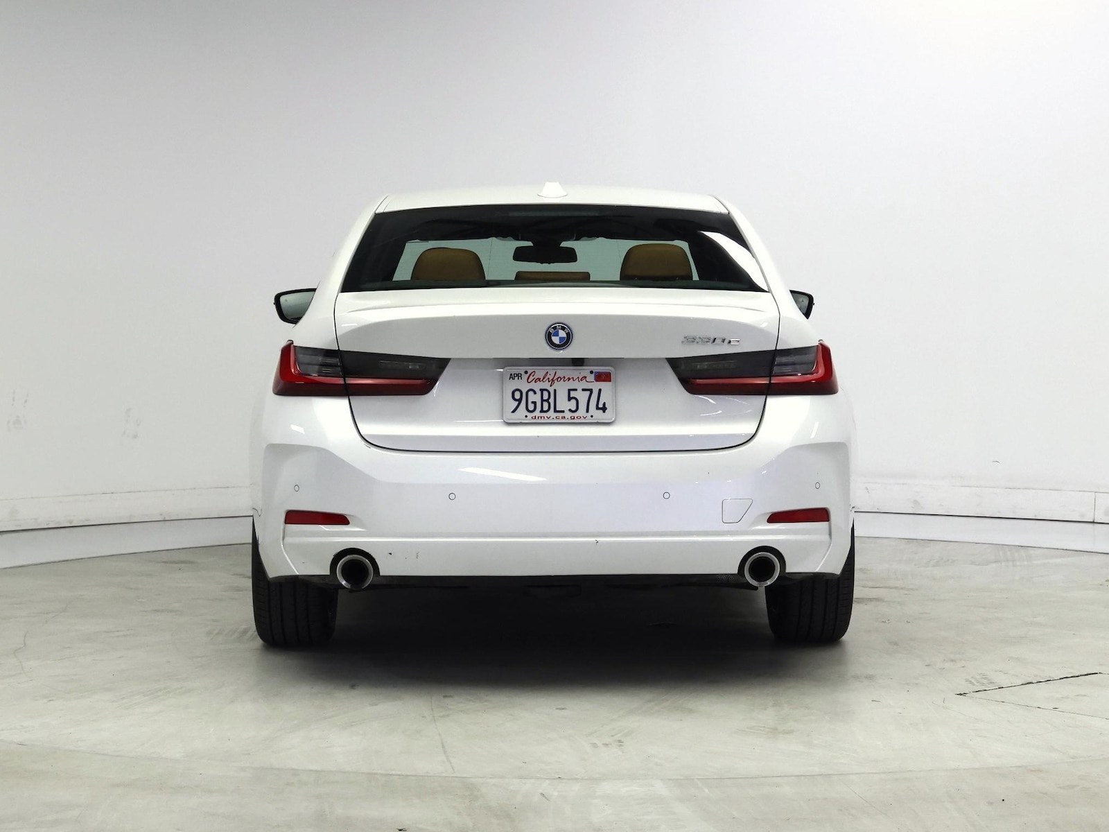 2023 BMW 3 Series 330e - Photo 7