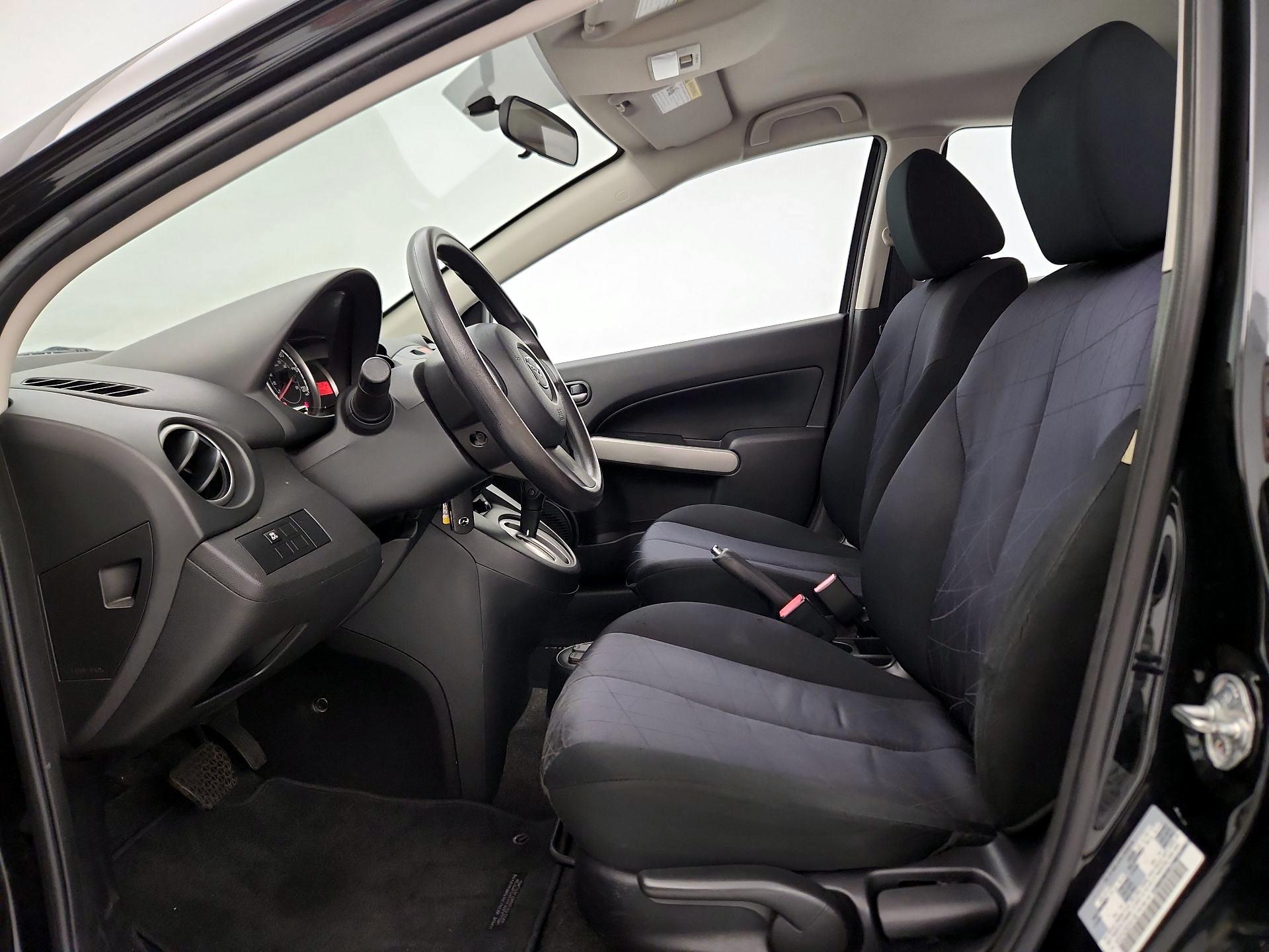 Thumbnail: 2014 Mazda Mazda2 - 11