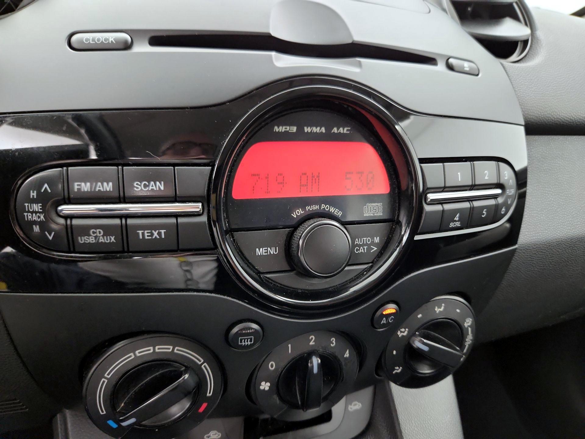 Thumbnail: 2014 Mazda Mazda2 - 14