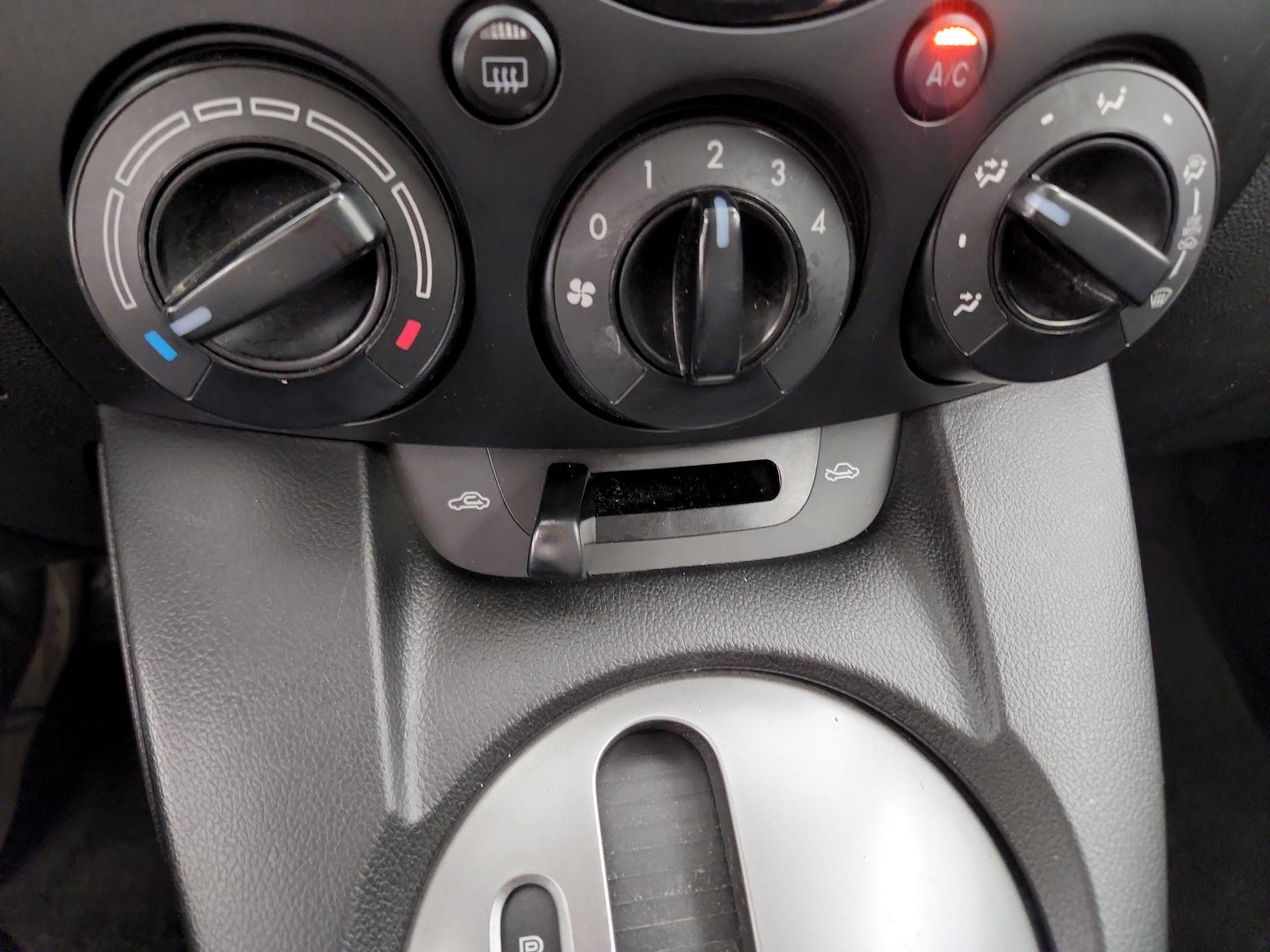 Thumbnail: 2014 Mazda Mazda2 - 15