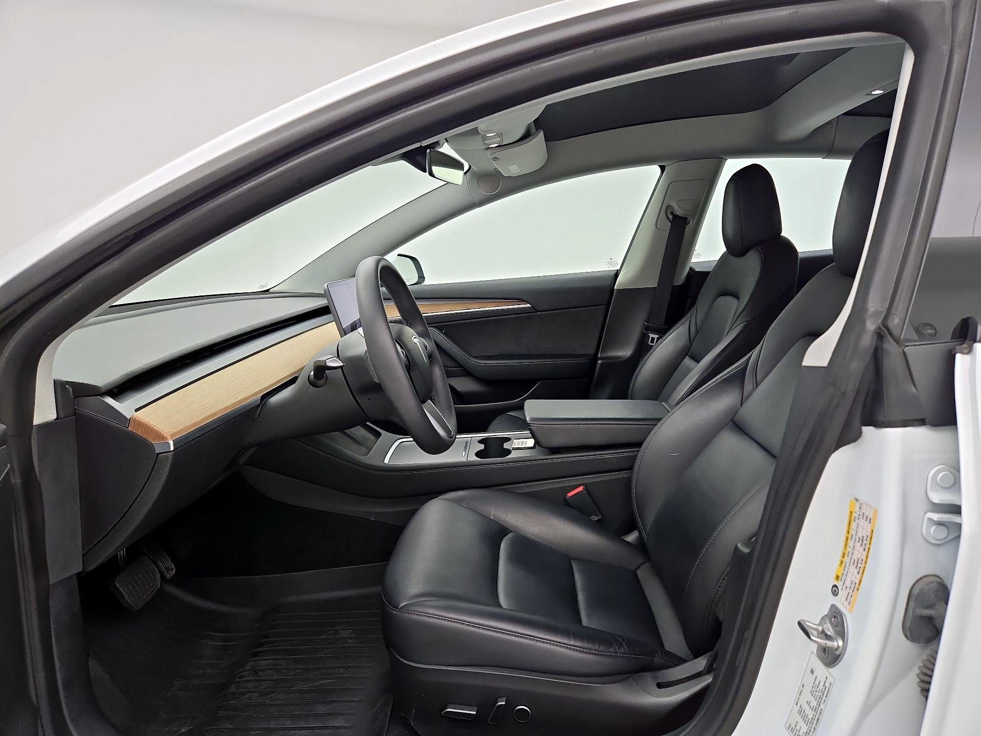 Thumbnail: 2022 Tesla Model 3 - 11