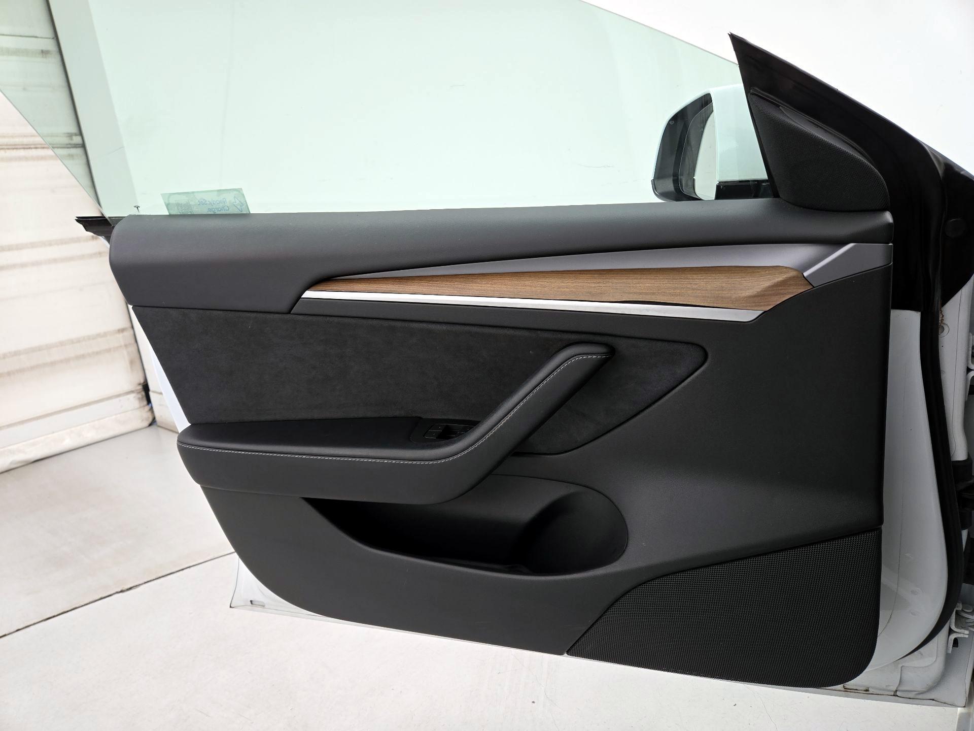 Thumbnail: 2022 Tesla Model 3 - 12