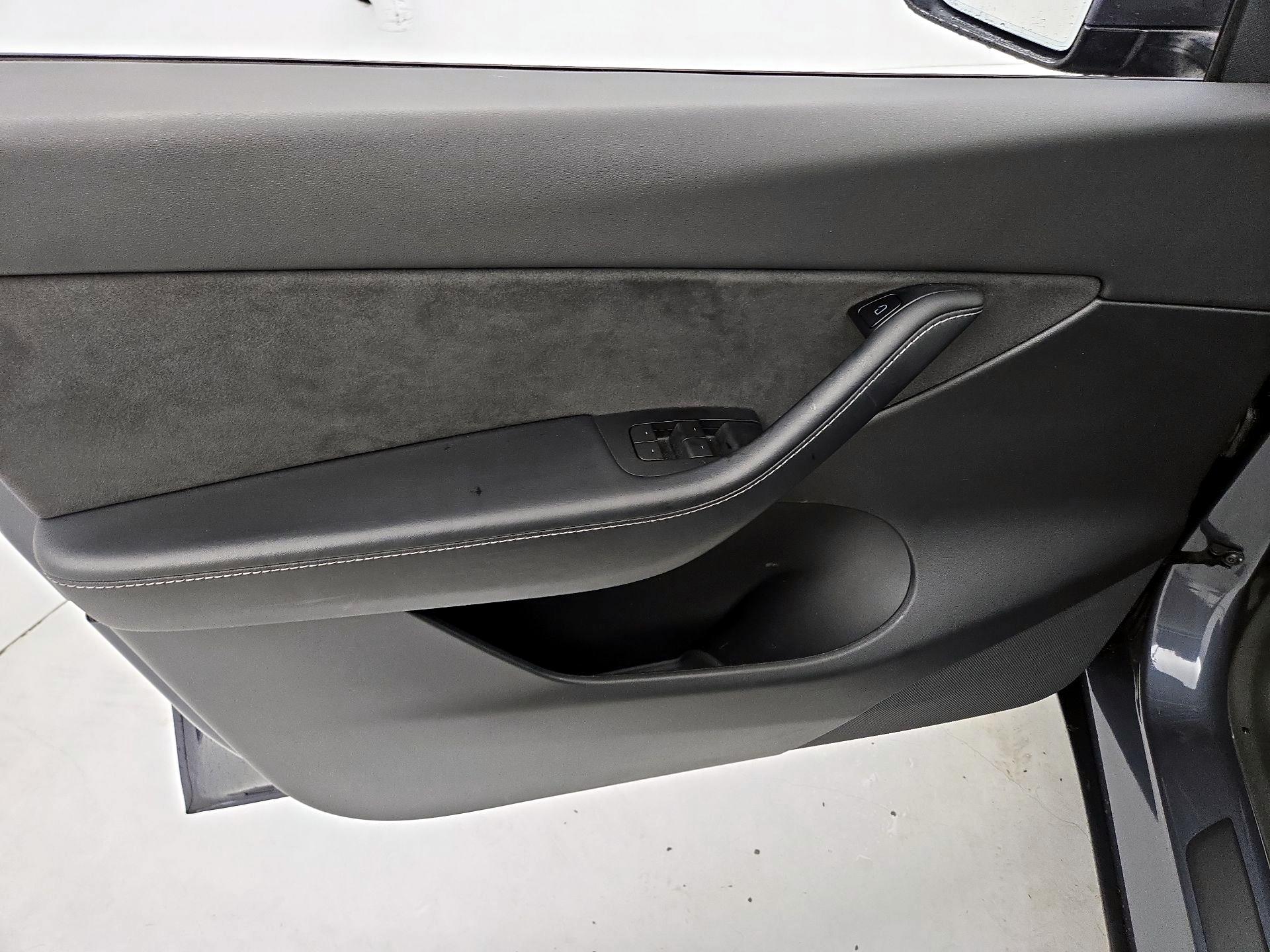 Thumbnail: 2022 Tesla Model Y - 12