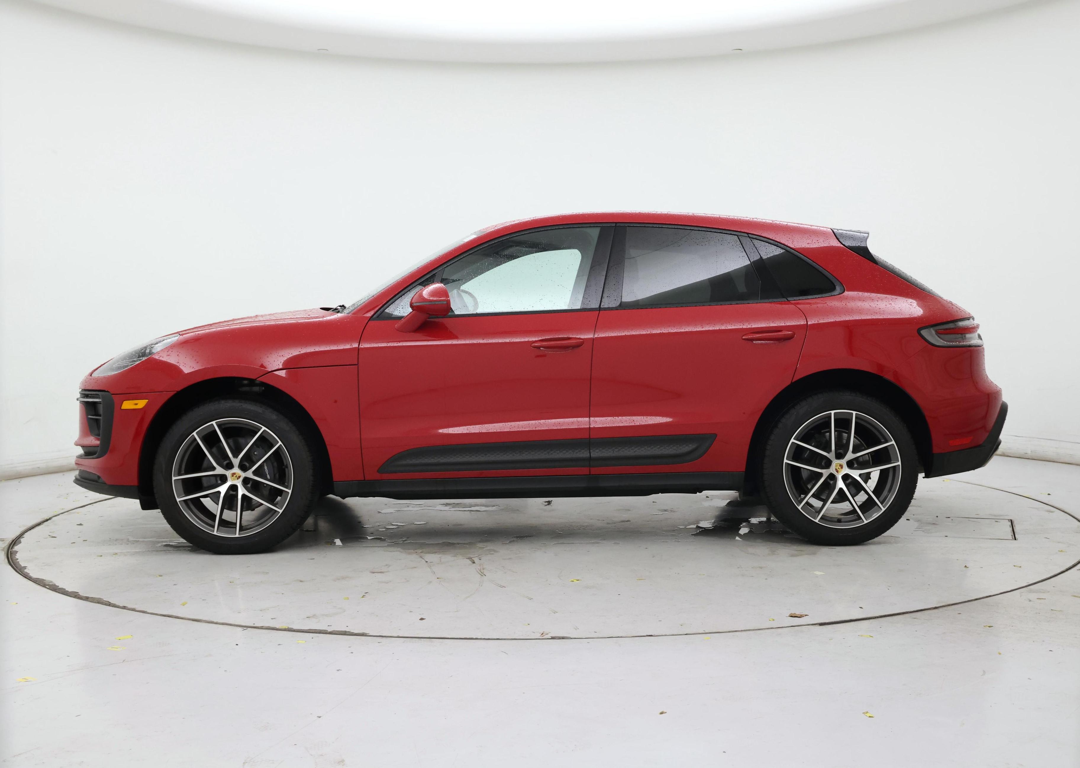 Thumbnail: 2024 Porsche Macan - 3