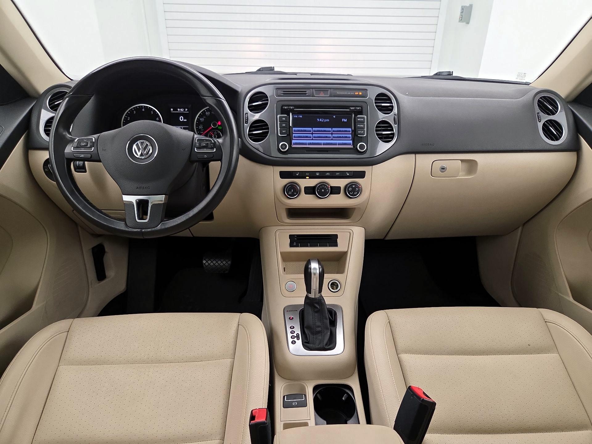 Thumbnail: 2015 Volkswagen Tiguan - 9