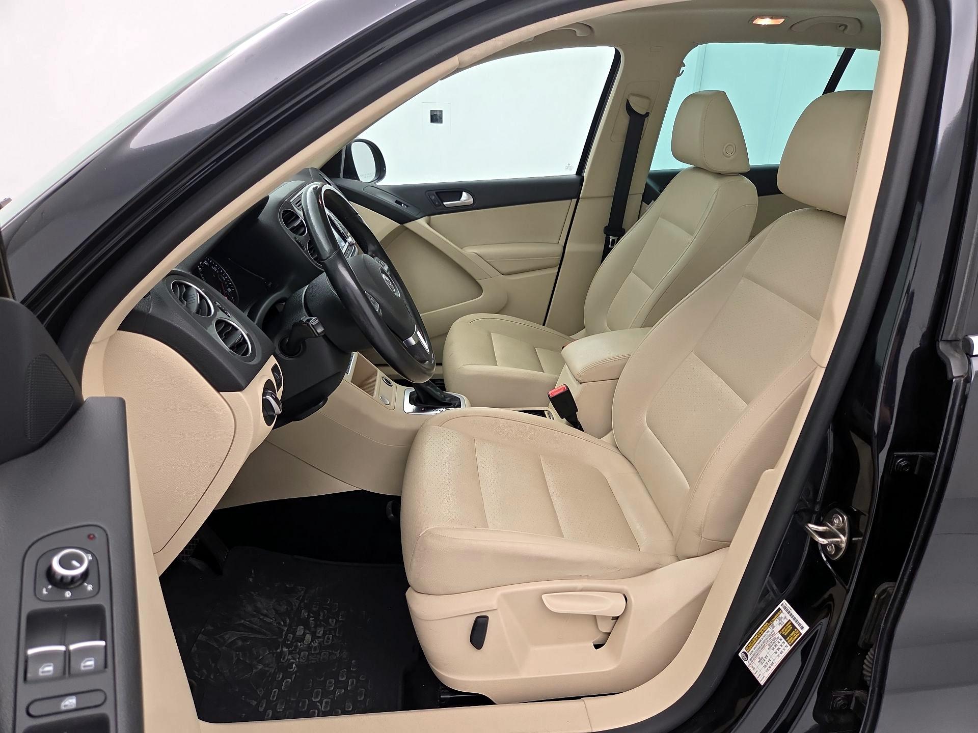 Thumbnail: 2015 Volkswagen Tiguan - 11