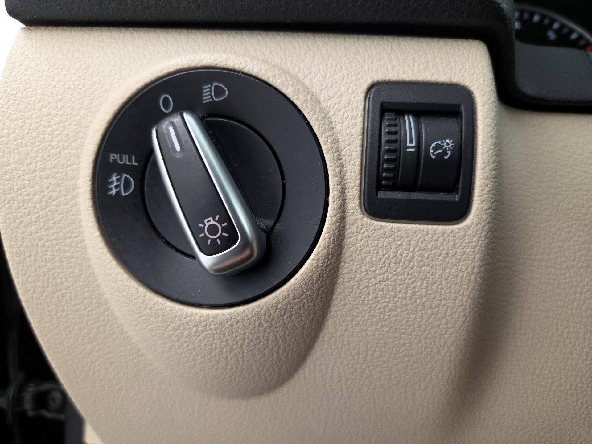 Thumbnail: 2015 Volkswagen Tiguan - 13