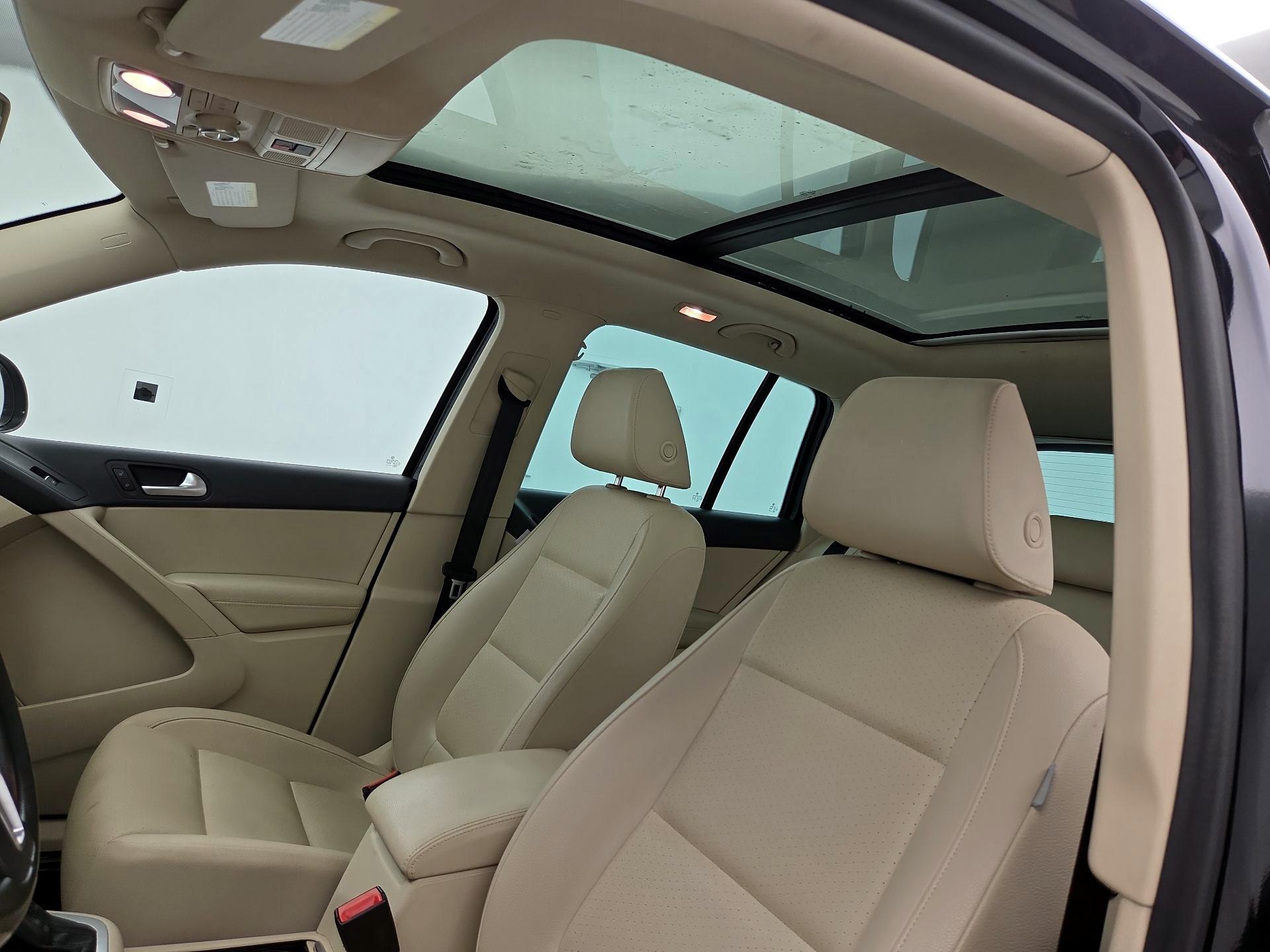 Thumbnail: 2015 Volkswagen Tiguan - 19