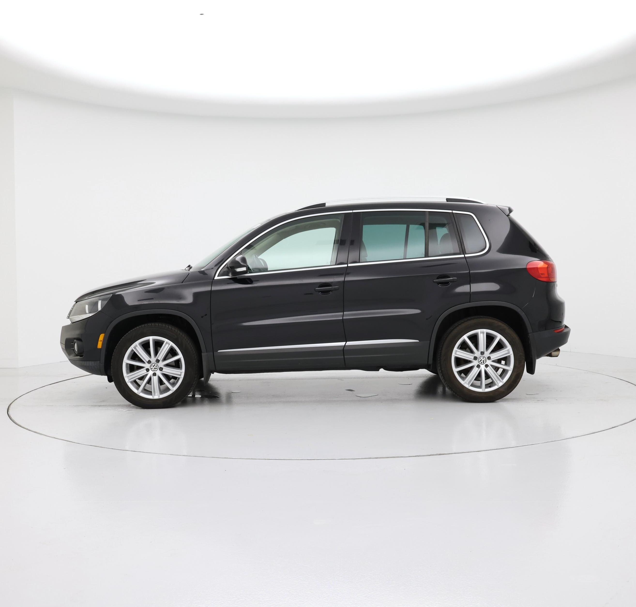 Thumbnail: 2015 Volkswagen Tiguan - 3