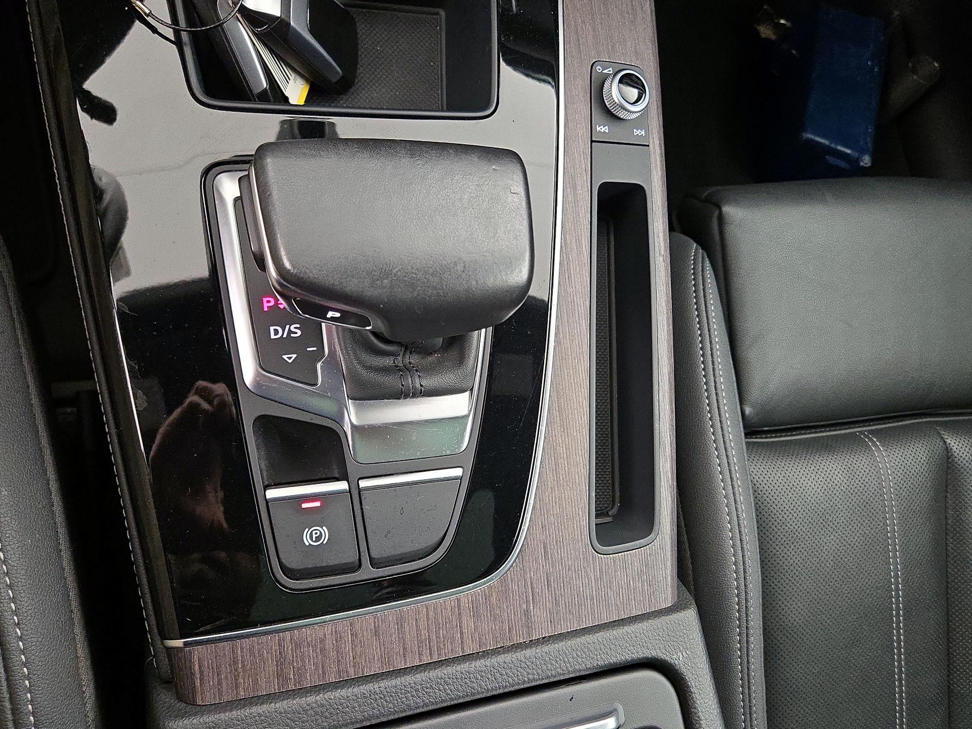 Thumbnail: 2022 Audi Q5 - 18