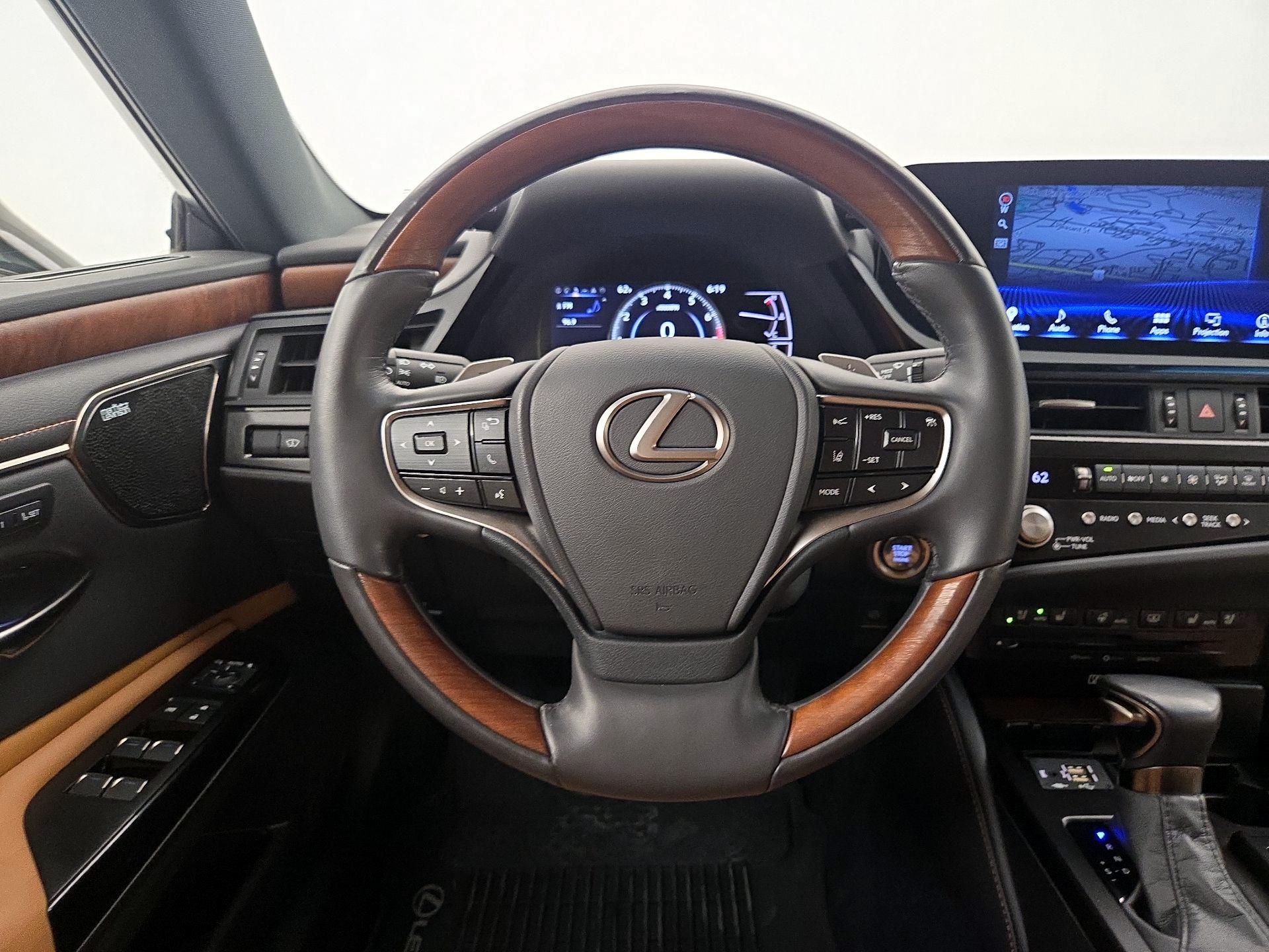 Thumbnail: 2022 Lexus ES - 10