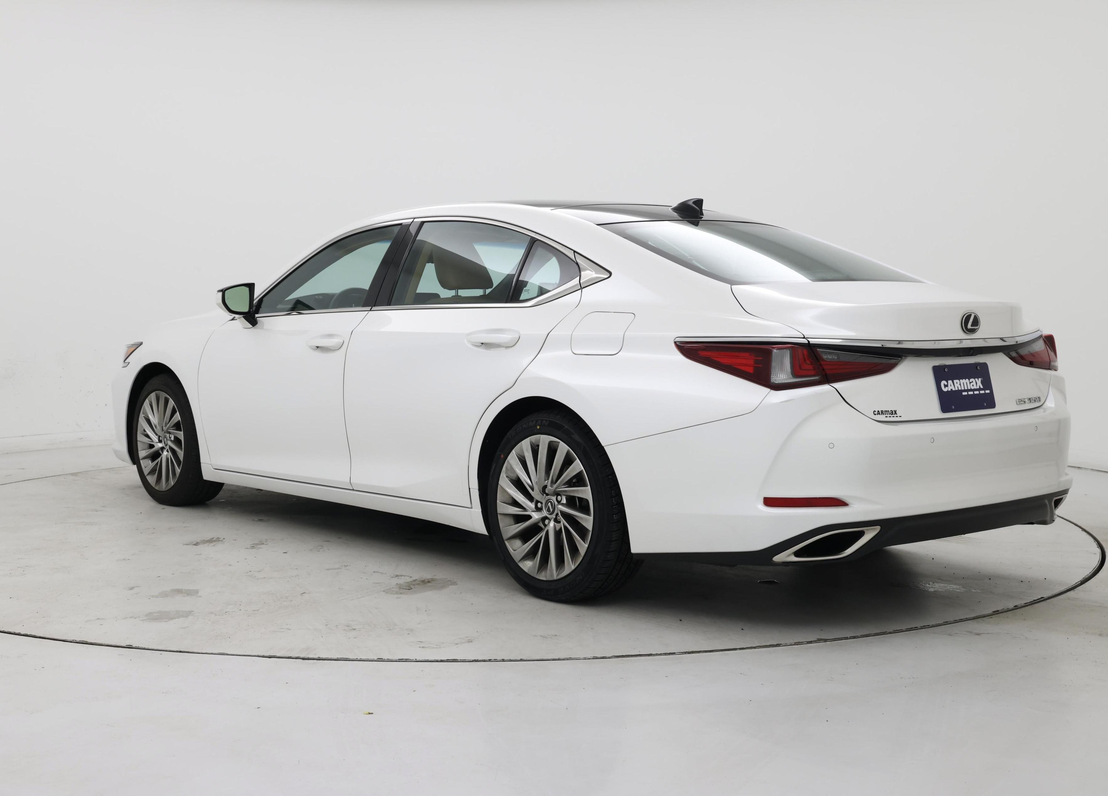 Thumbnail: 2022 Lexus ES - 2