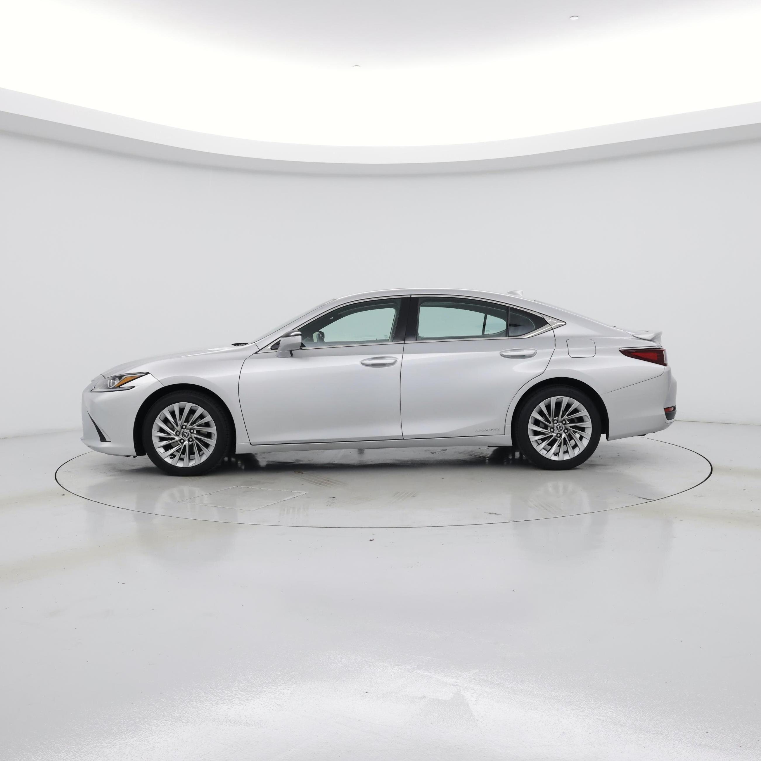 Thumbnail: 2021 Lexus ES - 3