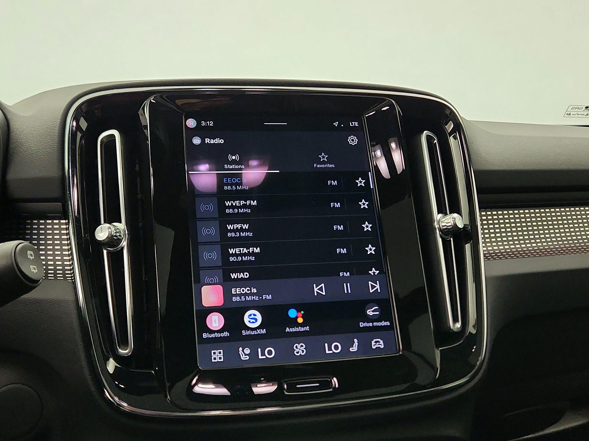 Thumbnail: 2021 Volvo XC40 - 15